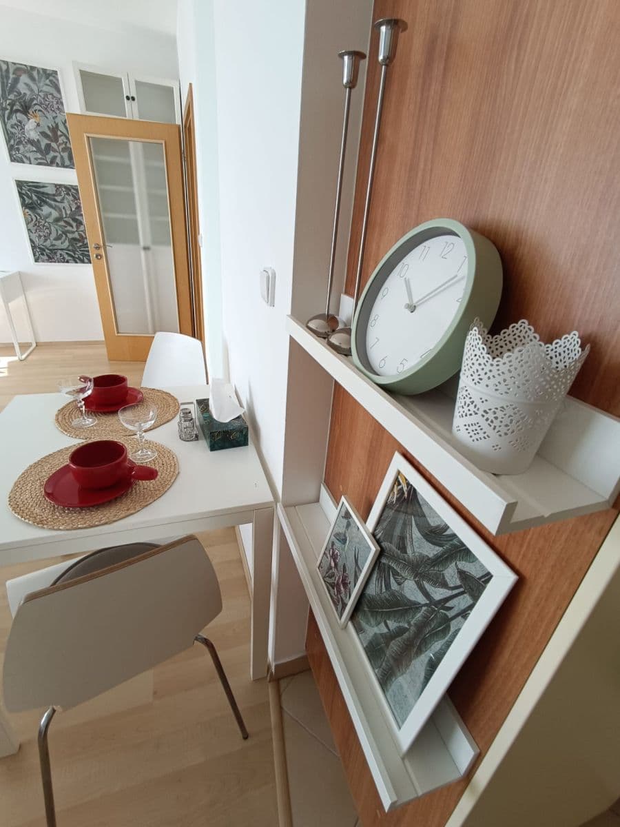 Prenájom bytu 1-izbový 45 m², Nademlejnská, Praha, Praha Prenájom bytu 1-izbový 45 m², Nademlejnská, Praha, Praha