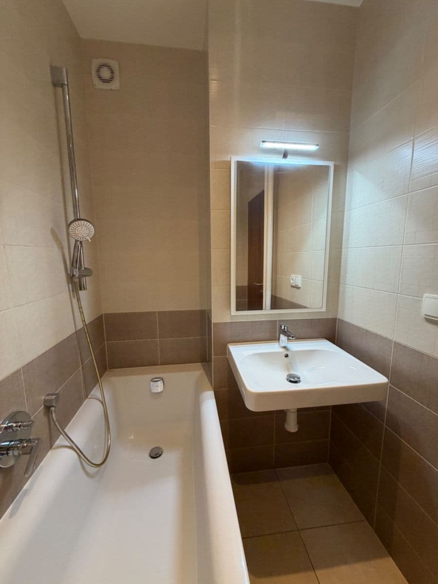 Prenájom bytu 2-izbový 59 m², Tlapákova, Ostrava, Moravskoslezský kraj Prenájom bytu 2-izbový 59 m², Tlapákova, Ostrava, Moravskoslezský kraj