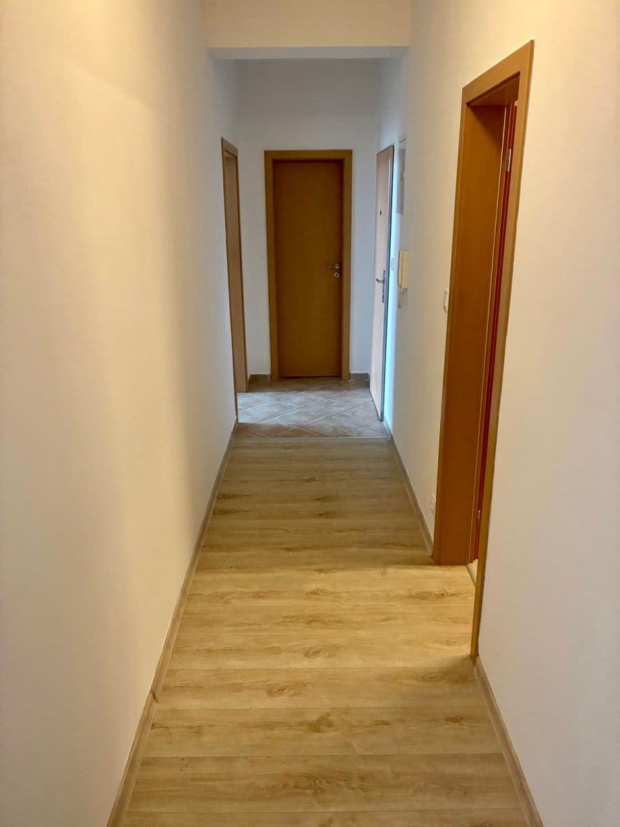 Prenájom bytu 2-izbový 62 m², U Strouhy, Vestec, Středočeský kraj Prenájom bytu 2-izbový 62 m², U Strouhy, Vestec, Středočeský kraj