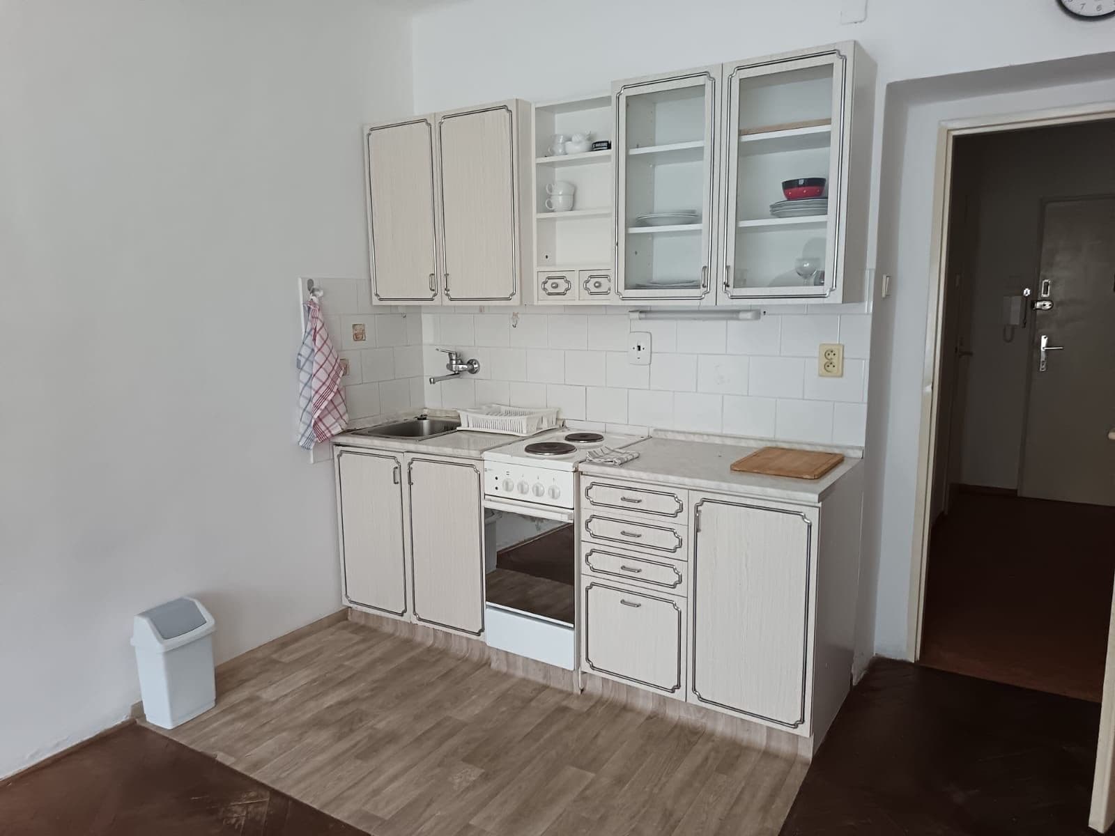 Prenájom bytu 1-izbový 28 m², Jeremenkova, Praha, Praha Prenájom bytu 1-izbový 28 m², Jeremenkova, Praha, Praha