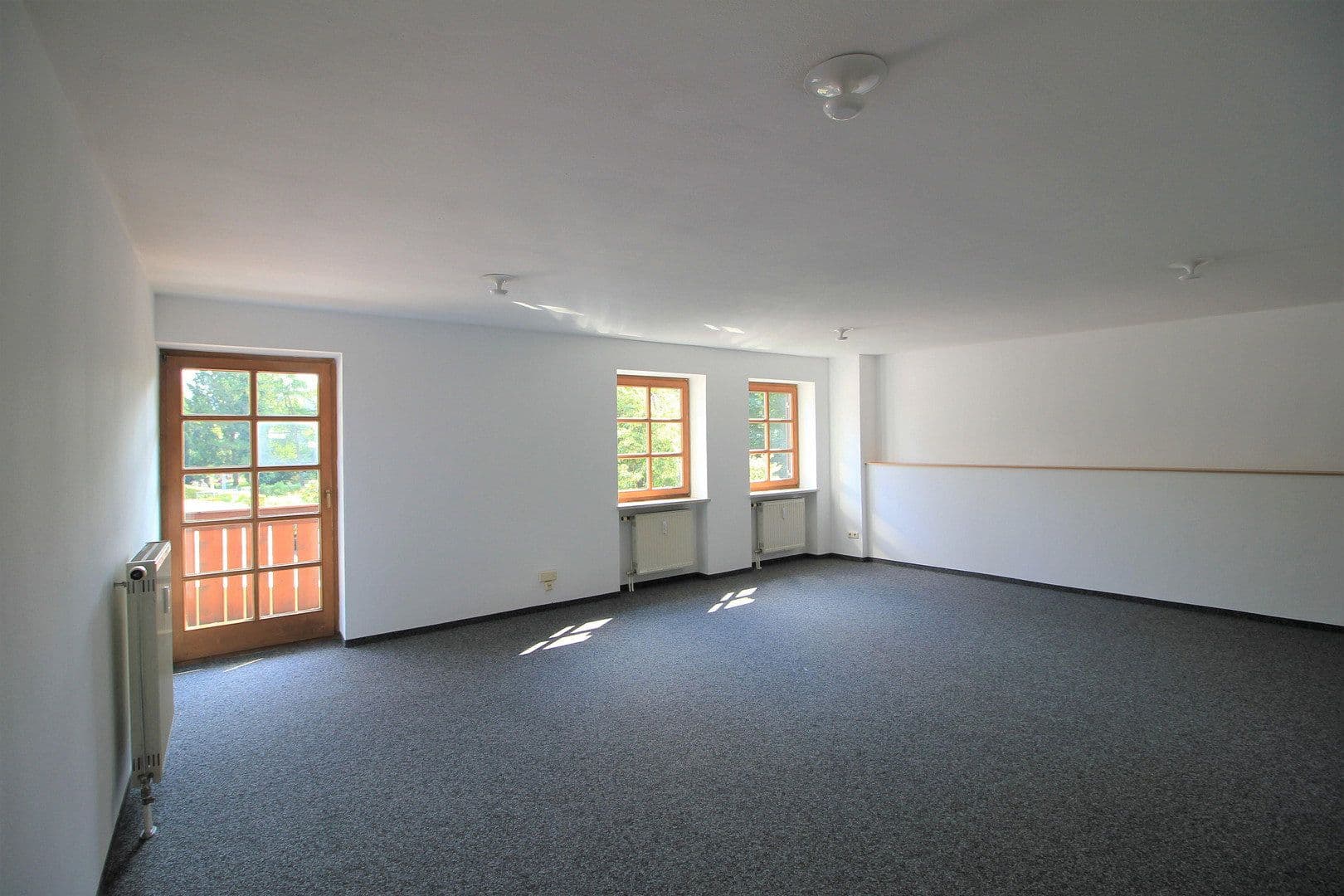 Predaj kancelárie 87 m², Max-Josefs-Platz 12a, Rosenheim, Bavorsko Predaj kancelárie 87 m², Max-Josefs-Platz 12a, Rosenheim, Bavorsko