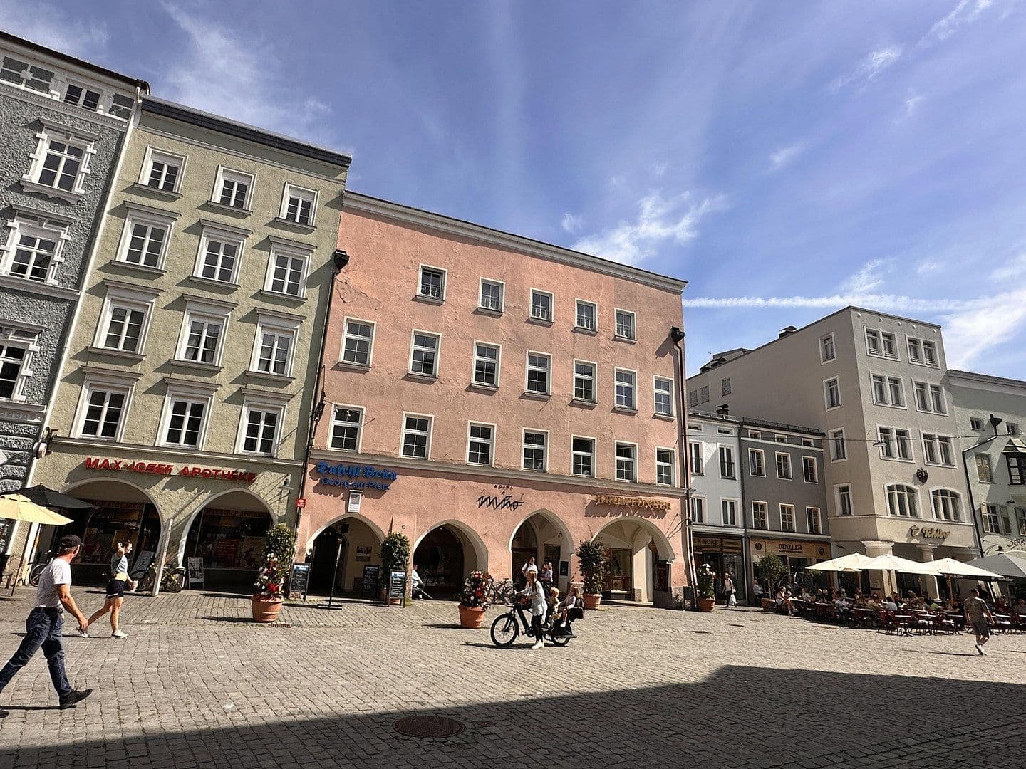 Predaj kancelárie 87 m², Max-Josefs-Platz 12a, Rosenheim, Bavorsko Predaj kancelárie 87 m², Max-Josefs-Platz 12a, Rosenheim, Bavorsko