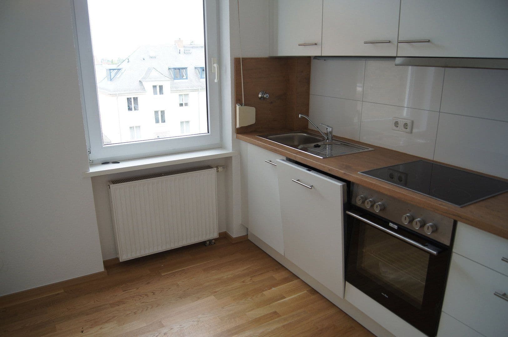 Prenájom bytu 3-izbový 63 m², Waldstraße 144, Wiesbaden, Hesensko Prenájom bytu 3-izbový 63 m², Waldstraße 144, Wiesbaden, Hesensko
