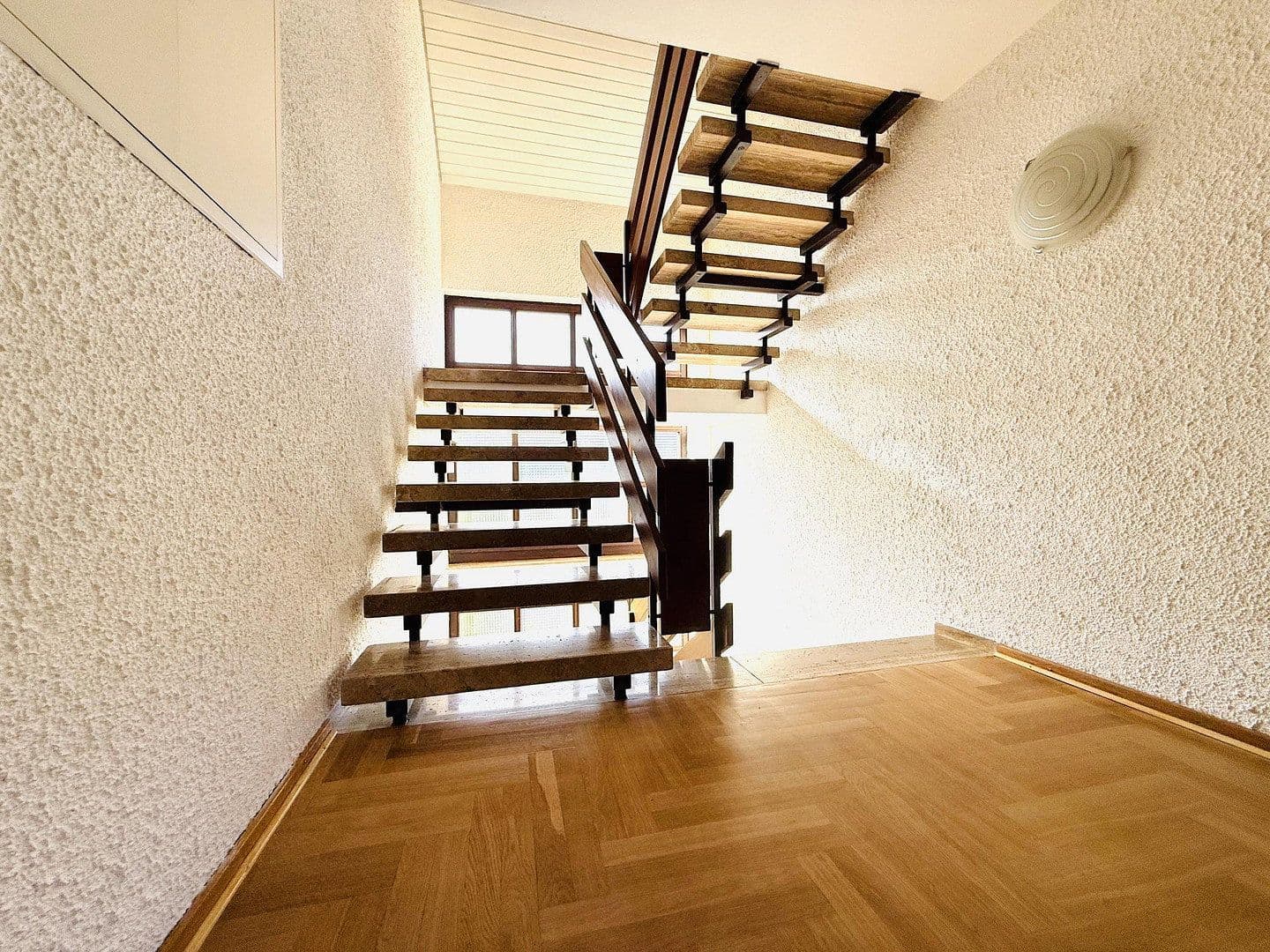 Predaj domu 231 m², pozemok 956 m², Gustav Freytag Straße, Wertheim, Bádensko-Wurttembersko Predaj domu 231 m², pozemok 956 m², Gustav Freytag Straße, Wertheim, Bádensko-Wurttembersko