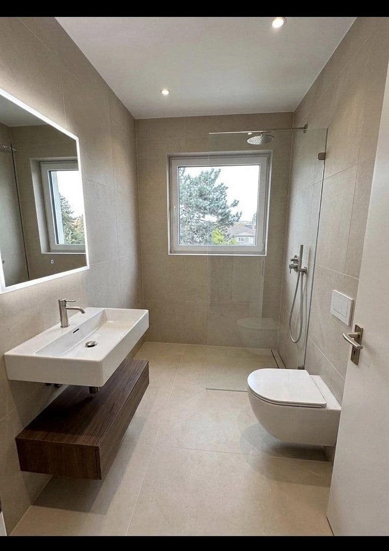 Prenájom bytu 3-izbový 55 m², Wiesbaden, Hesensko Prenájom bytu 3-izbový 55 m², Wiesbaden, Hesensko