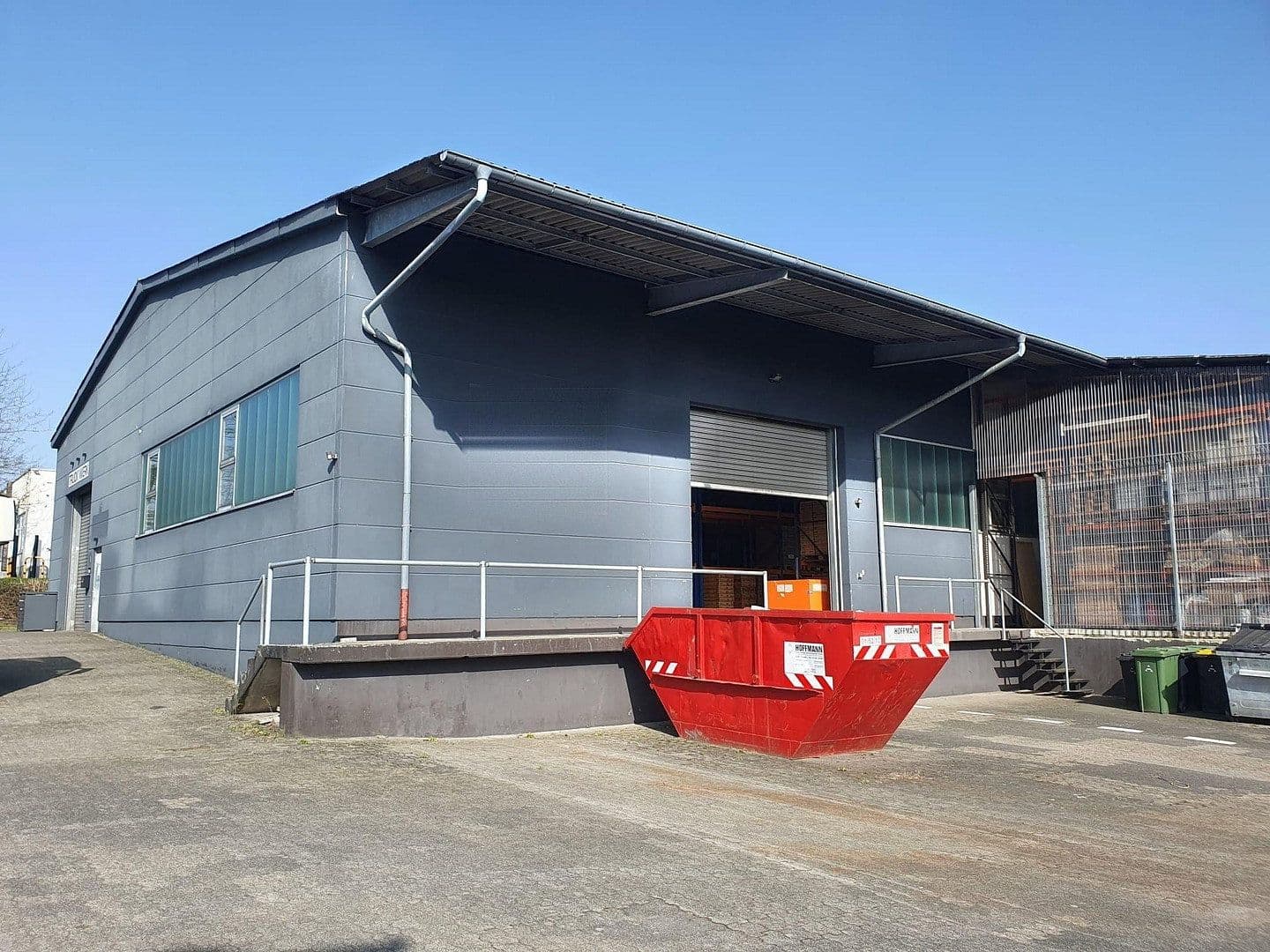 Predaj nebytového priestoru 2.010 m², Neunkirchen-Seelscheid, Severné Porýnie - Westfálsko Predaj nebytového priestoru 2.010 m², Neunkirchen-Seelscheid, Severné Porýnie - Westfálsko