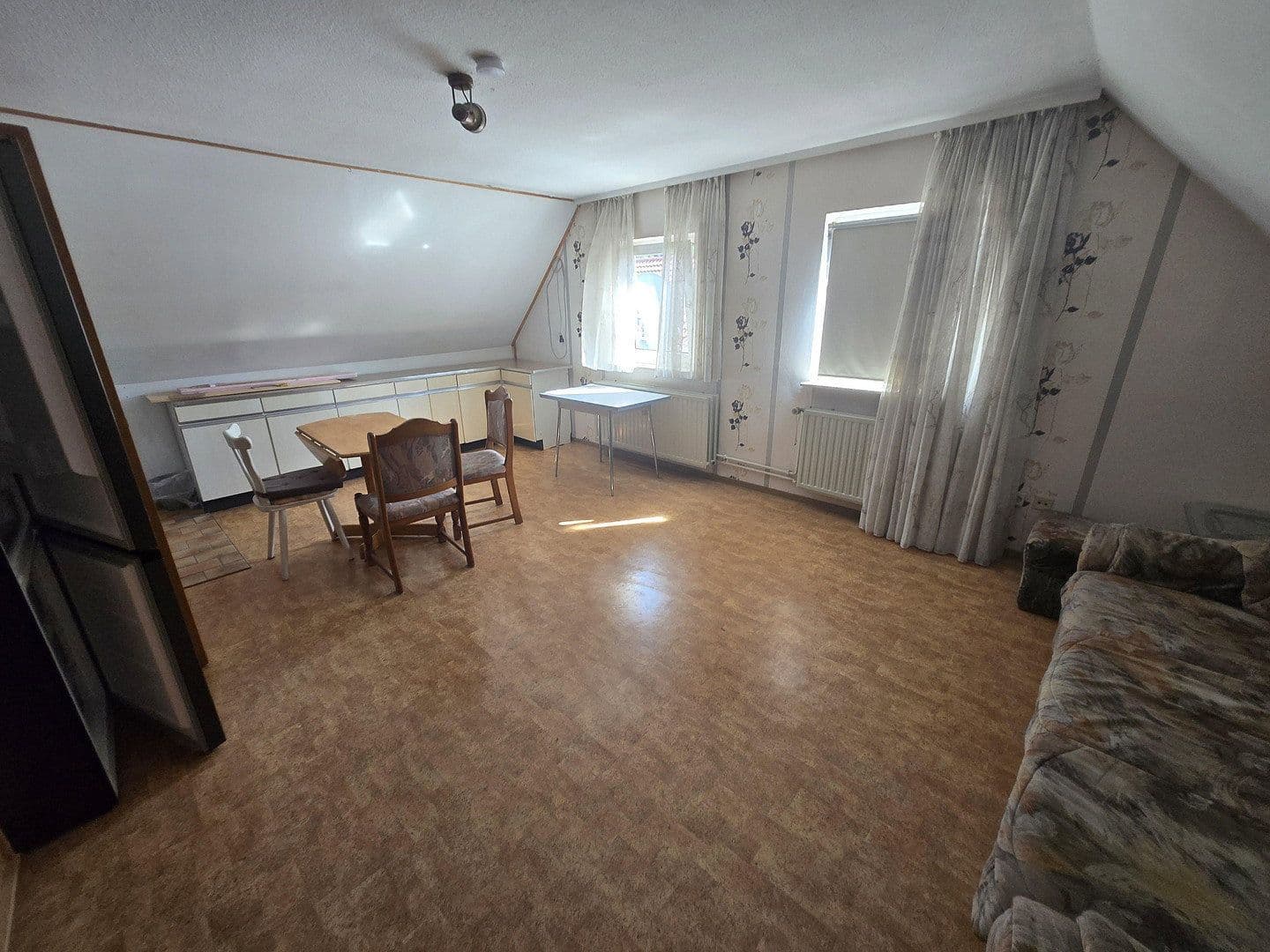 Prenájom bytu 3-izbový 55 m², Eisenbahn straße, Kindsbach, Porýnie-Falcko Prenájom bytu 3-izbový 55 m², Eisenbahn straße, Kindsbach, Porýnie-Falcko