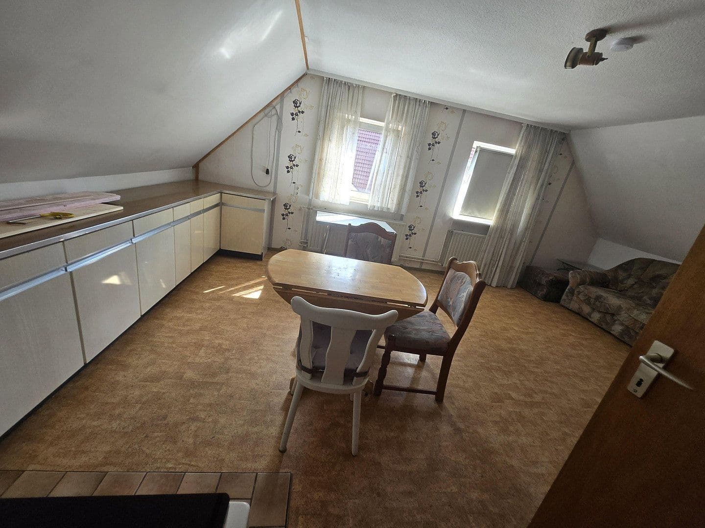 Prenájom bytu 3-izbový 55 m², Eisenbahn straße, Kindsbach, Porýnie-Falcko Prenájom bytu 3-izbový 55 m², Eisenbahn straße, Kindsbach, Porýnie-Falcko