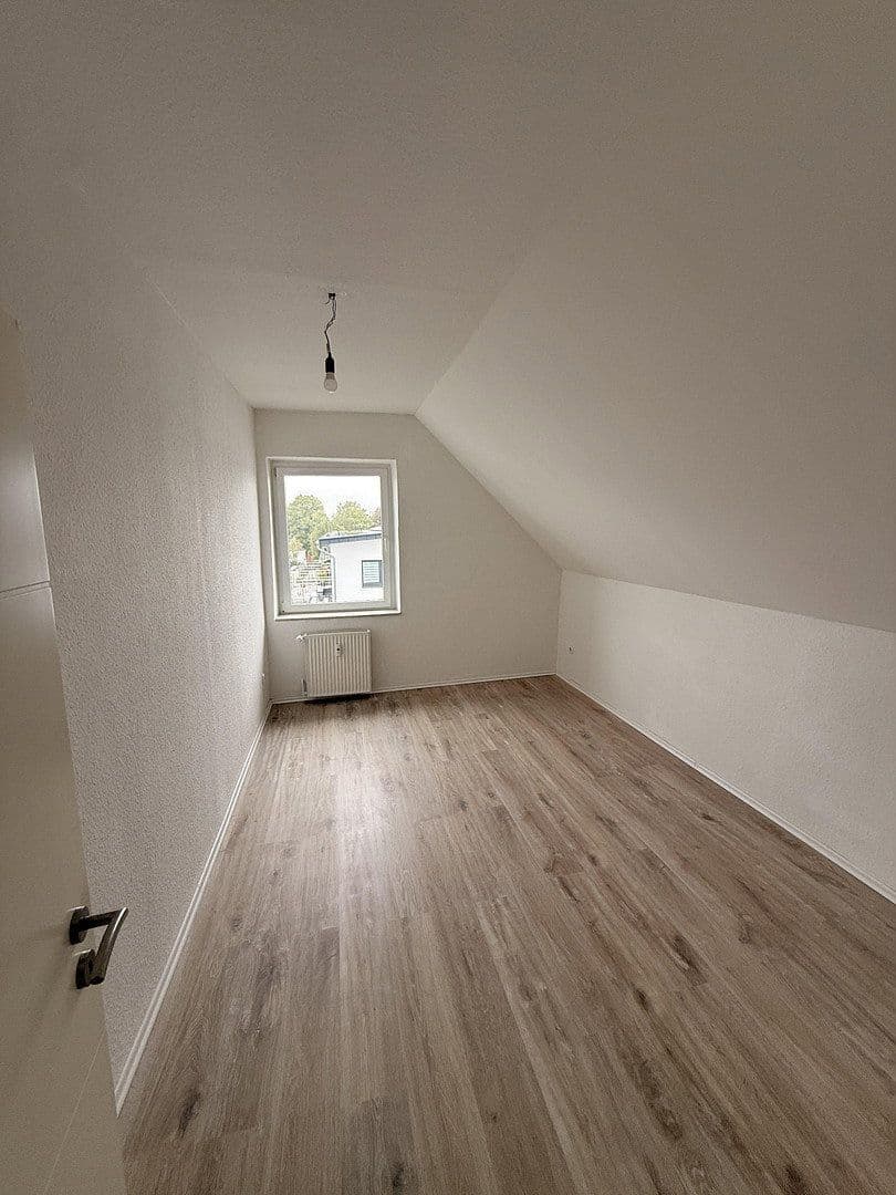 Prenájom bytu 3-izbový 75 m², Blumenstr. 47, Radevormwald, Severné Porýnie - Westfálsko Prenájom bytu 3-izbový 75 m², Blumenstr. 47, Radevormwald, Severné Porýnie - Westfálsko