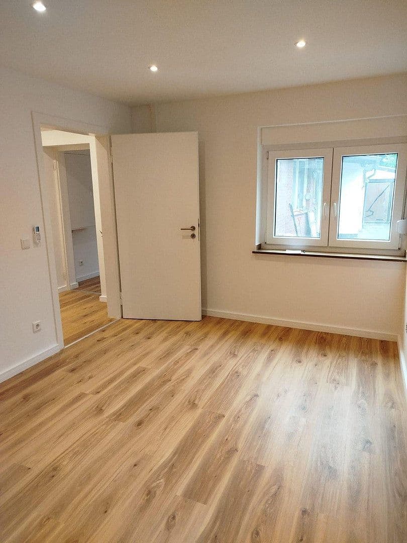 Prenájom domu 45 m², pozemok 200 m², Oberdorfstraße 33, Düsseldorf, Severné Porýnie - Westfálsko Prenájom domu 45 m², pozemok 200 m², Oberdorfstraße 33, Düsseldorf, Severné Porýnie - Westfálsko
