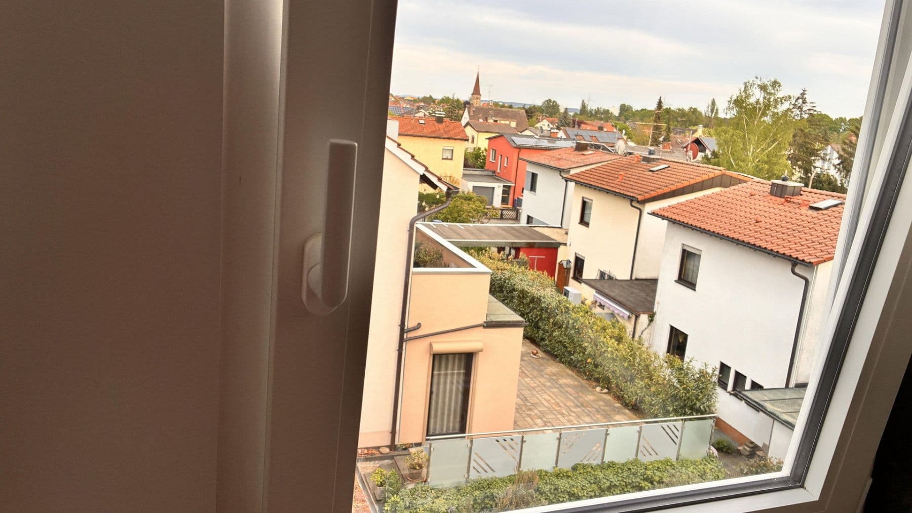 Prenájom bytu 80 m², Strassberg 46, Erlangen, Bavorsko Prenájom bytu 80 m², Strassberg 46, Erlangen, Bavorsko