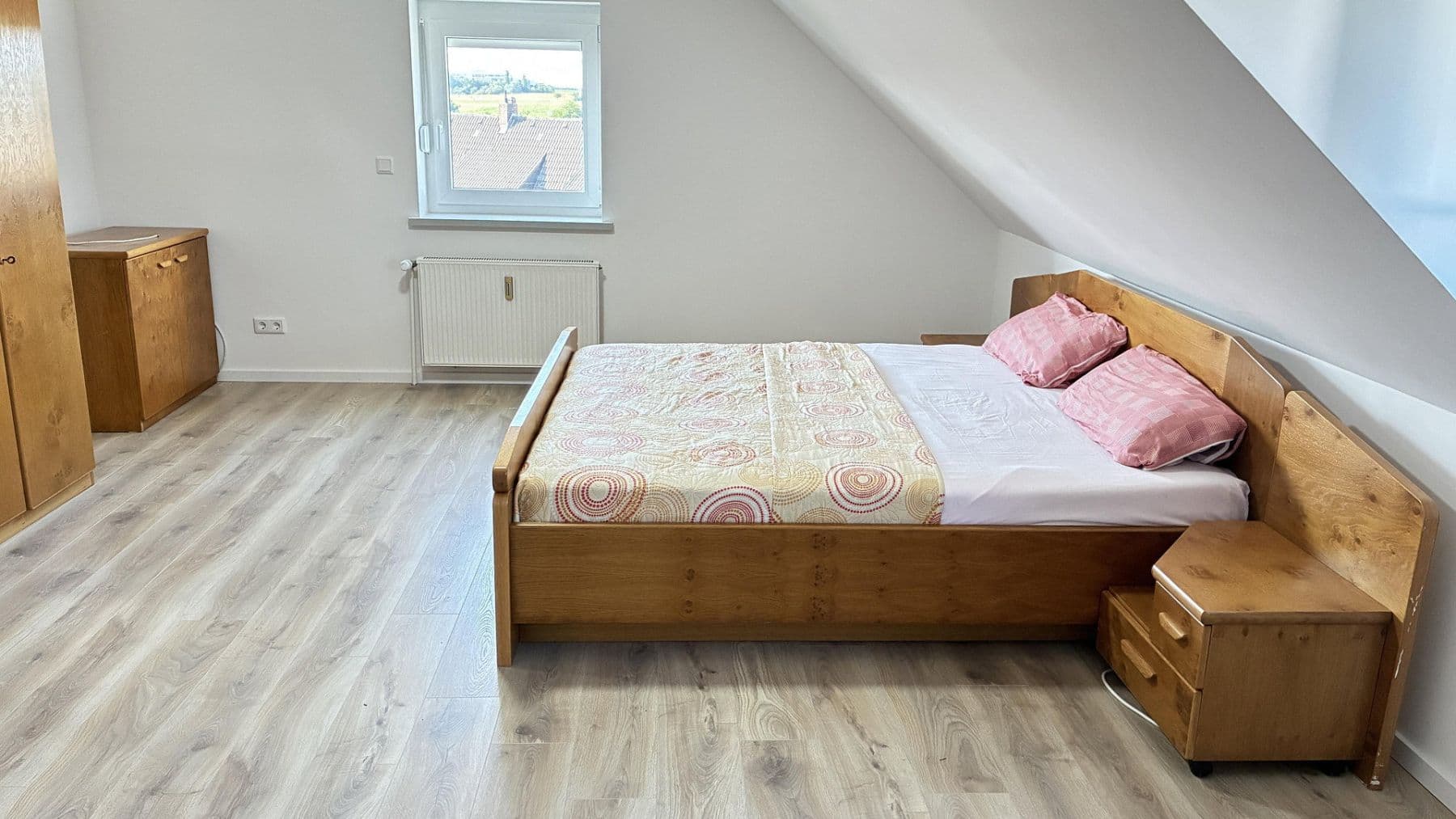 Prenájom bytu 80 m², Strassberg 46, Erlangen, Bavorsko Prenájom bytu 80 m², Strassberg 46, Erlangen, Bavorsko