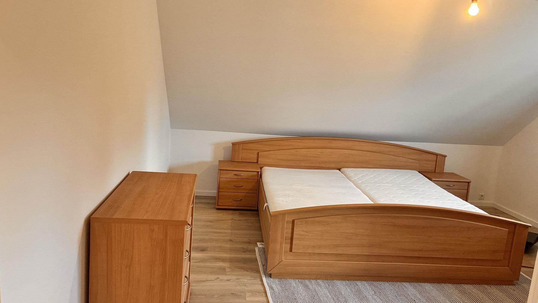 Prenájom bytu 80 m², Strassberg 46, Erlangen, Bavorsko Prenájom bytu 80 m², Strassberg 46, Erlangen, Bavorsko