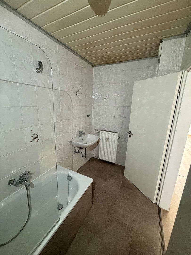 Prenájom bytu 3-izbový 81 m², Handwerksweg 14, Bochum, Severné Porýnie - Westfálsko Prenájom bytu 3-izbový 81 m², Handwerksweg 14, Bochum, Severné Porýnie - Westfálsko