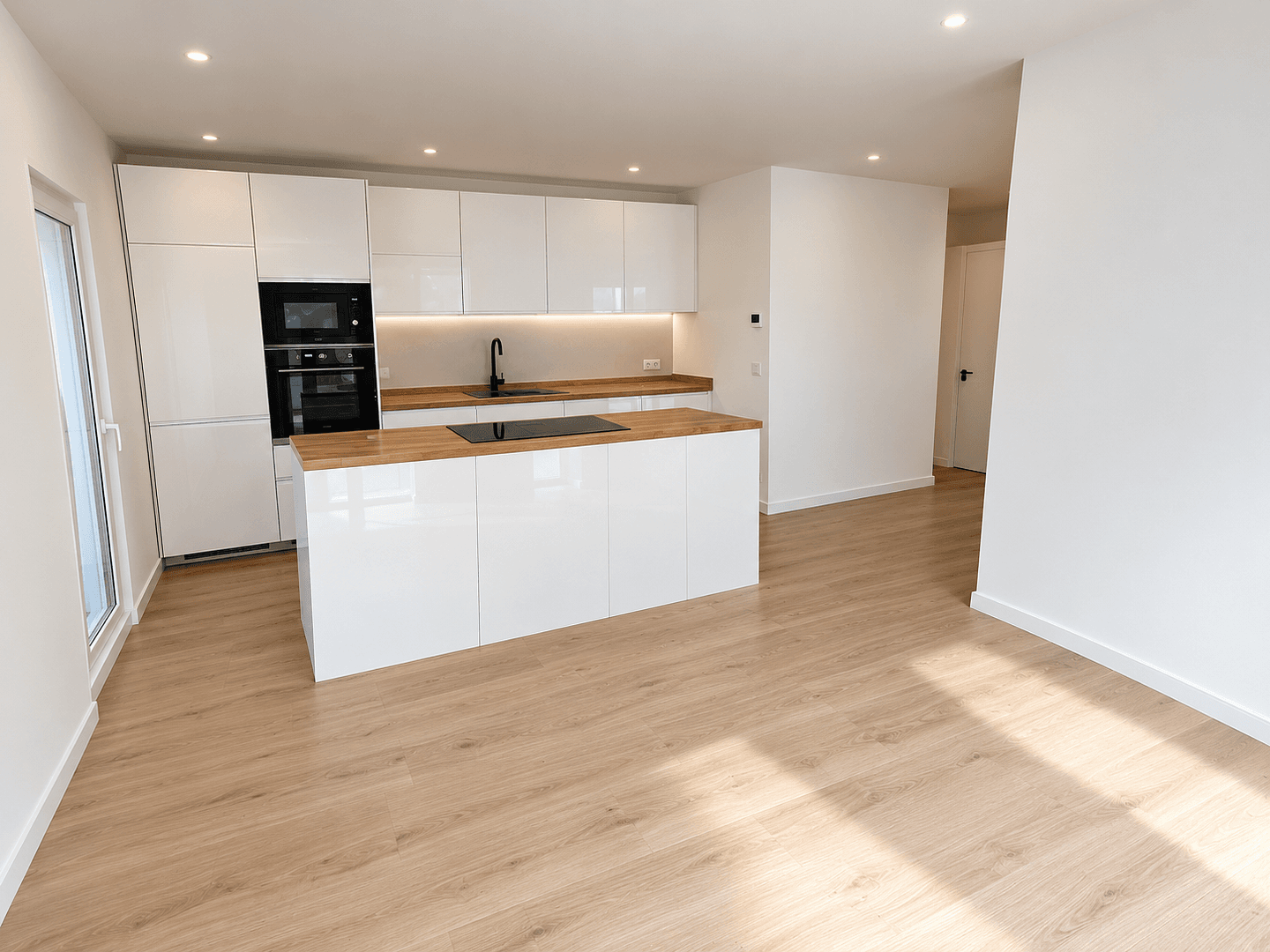 Prenájom bytu 5-izbový 140 m², Hainholz, Hamburg, Hamburg Prenájom bytu 5-izbový 140 m², Hainholz, Hamburg, Hamburg