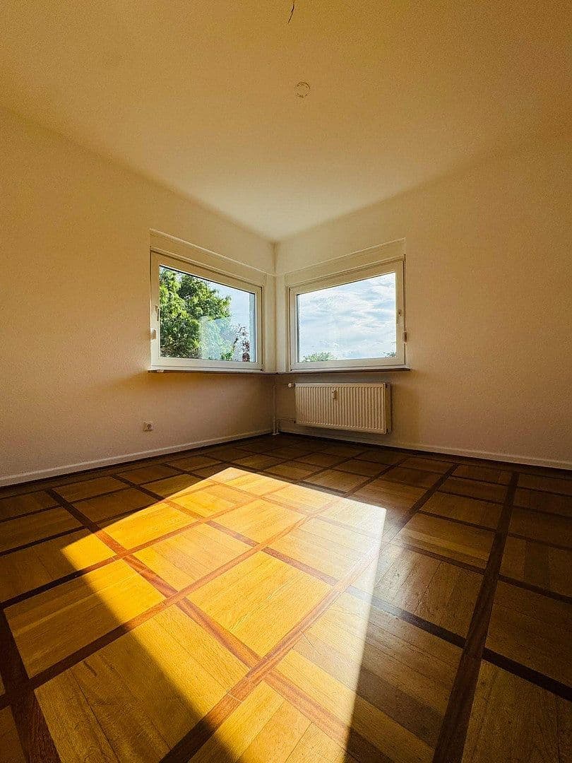 Prenájom bytu 4-izbový 92 m², Friedrichsdorf, Hesensko Prenájom bytu 4-izbový 92 m², Friedrichsdorf, Hesensko