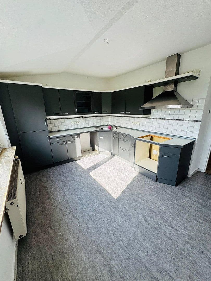 Prenájom bytu 4-izbový 92 m², Friedrichsdorf, Hesensko Prenájom bytu 4-izbový 92 m², Friedrichsdorf, Hesensko