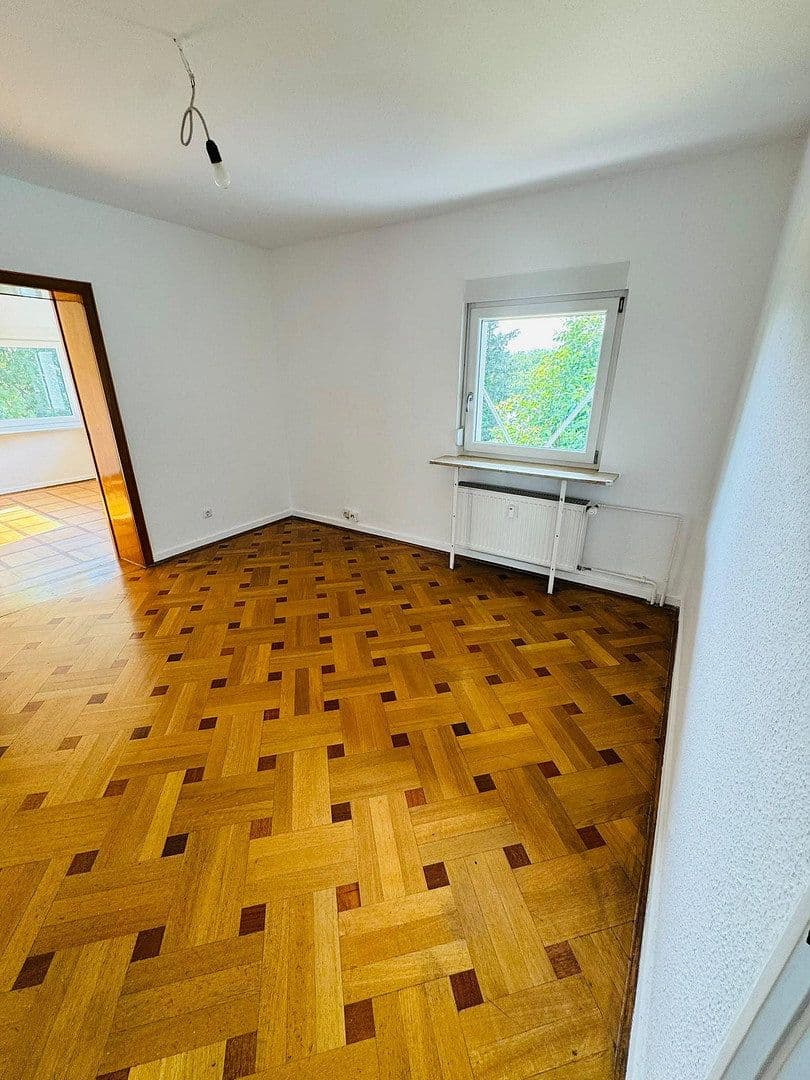 Prenájom bytu 4-izbový 92 m², Friedrichsdorf, Hesensko Prenájom bytu 4-izbový 92 m², Friedrichsdorf, Hesensko