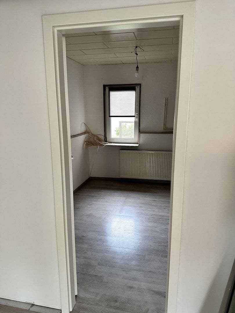 Prenájom bytu 4-izbový 115 m², Delligsen, Dolné Sasko Prenájom bytu 4-izbový 115 m², Delligsen, Dolné Sasko
