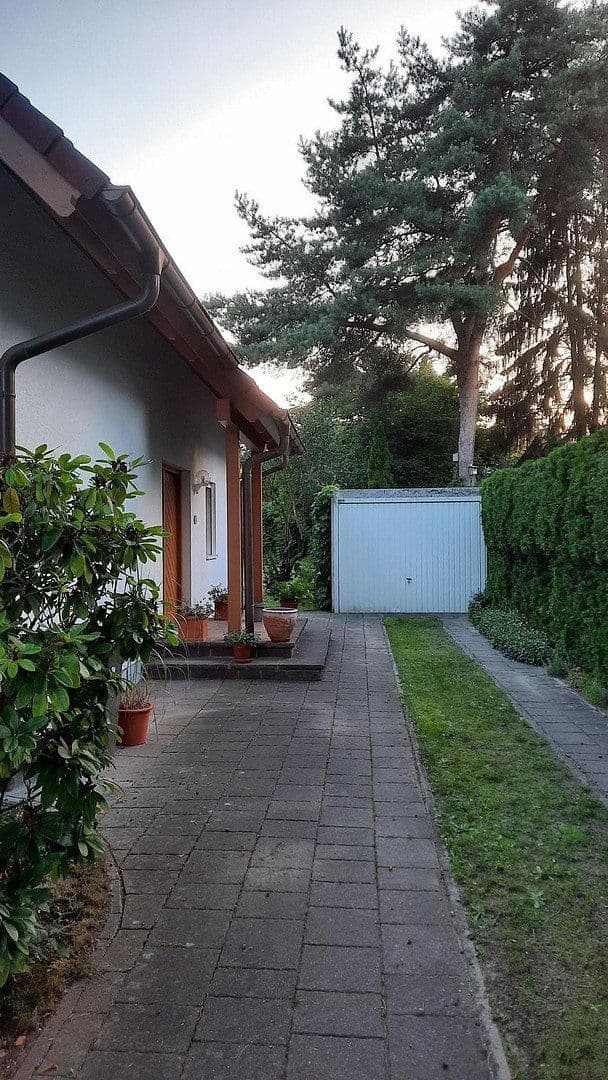 Predaj domu 138 m², pozemok 639 m², Glienicke/Nordbahn, Brandenbursko Predaj domu 138 m², pozemok 639 m², Glienicke/Nordbahn, Brandenbursko