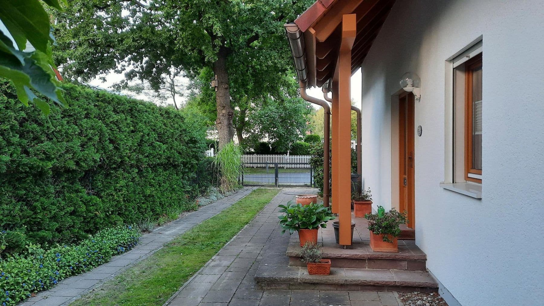 Predaj domu 138 m², pozemok 639 m², Glienicke/Nordbahn, Brandenbursko Predaj domu 138 m², pozemok 639 m², Glienicke/Nordbahn, Brandenbursko