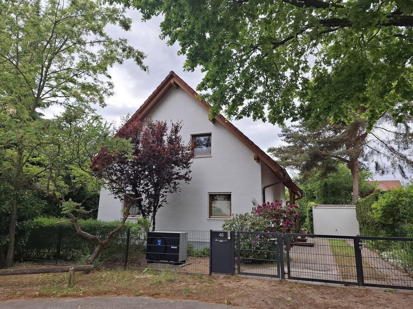 Predaj domu 138 m², pozemok 639 m², Glienicke/Nordbahn, Brandenbursko Predaj domu 138 m², pozemok 639 m², Glienicke/Nordbahn, Brandenbursko