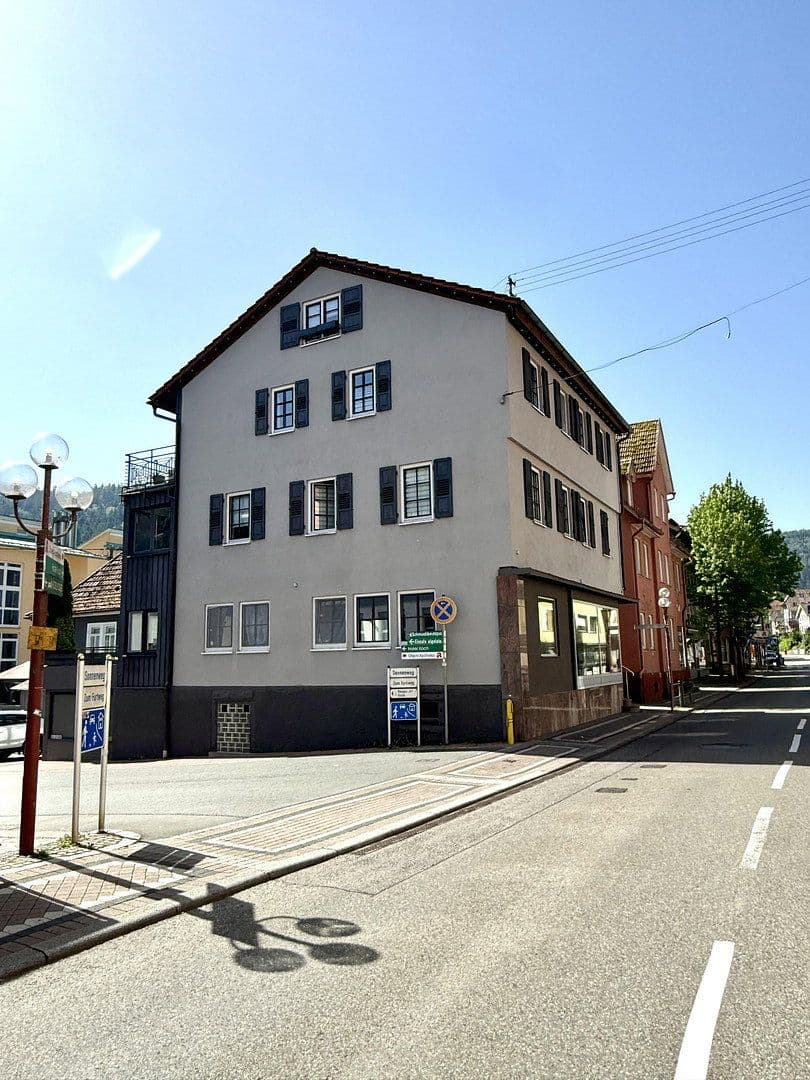 Predaj domu 562 m², pozemok 543 m², Bad Liebenzell, Bádensko-Wurttembersko Predaj domu 562 m², pozemok 543 m², Bad Liebenzell, Bádensko-Wurttembersko