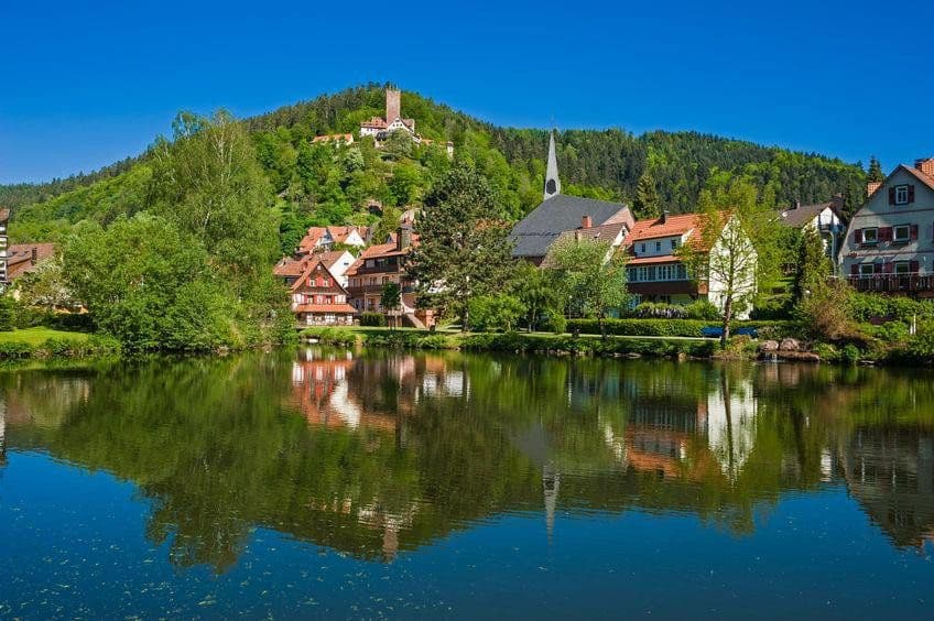 Predaj domu 562 m², pozemok 543 m², Bad Liebenzell, Bádensko-Wurttembersko Predaj domu 562 m², pozemok 543 m², Bad Liebenzell, Bádensko-Wurttembersko