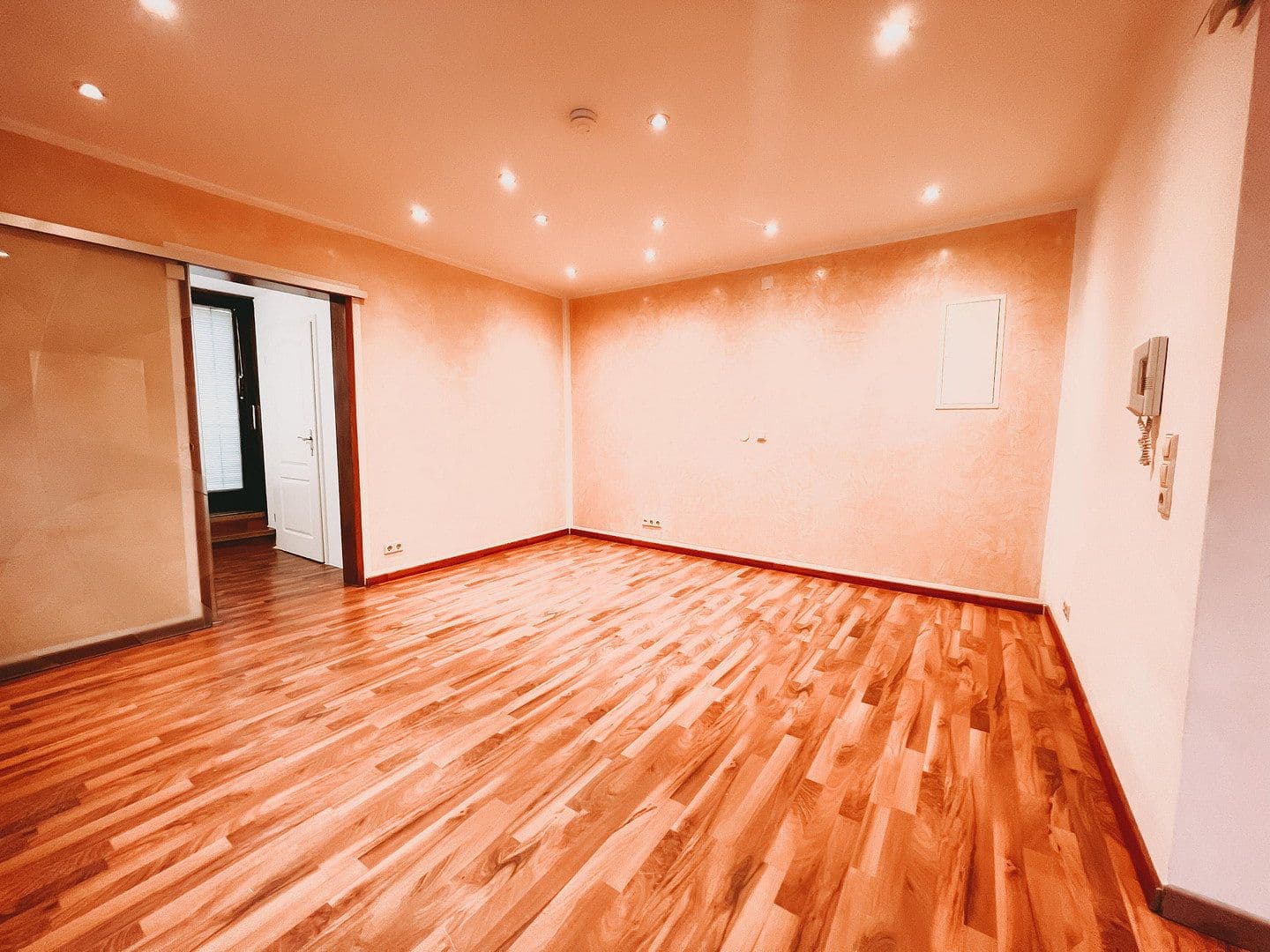 Predaj domu 562 m², pozemok 543 m², Bad Liebenzell, Bádensko-Wurttembersko Predaj domu 562 m², pozemok 543 m², Bad Liebenzell, Bádensko-Wurttembersko