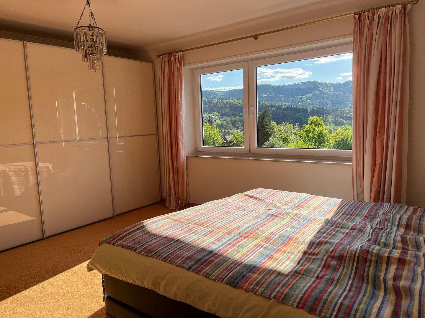 Prenájom domu 245 m², pozemok 911 m², Albstadt, Bádensko-Wurttembersko Prenájom domu 245 m², pozemok 911 m², Albstadt, Bádensko-Wurttembersko