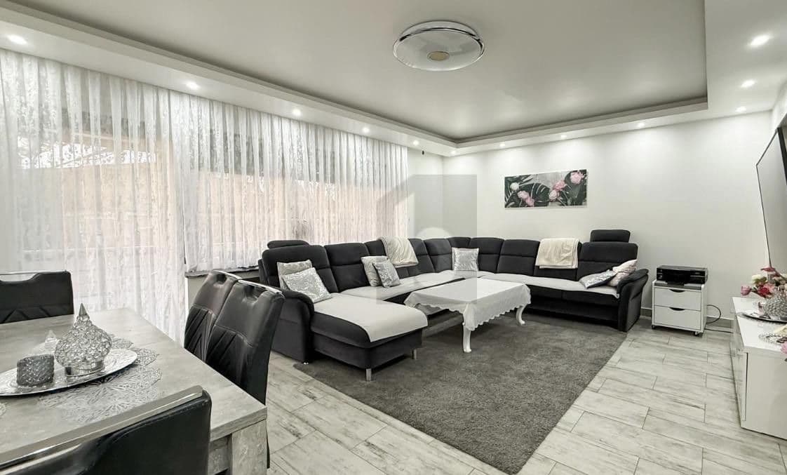 Predaj domu 271 m², pozemok 596 m², Lehrte, Dolné Sasko Predaj domu 271 m², pozemok 596 m², Lehrte, Dolné Sasko