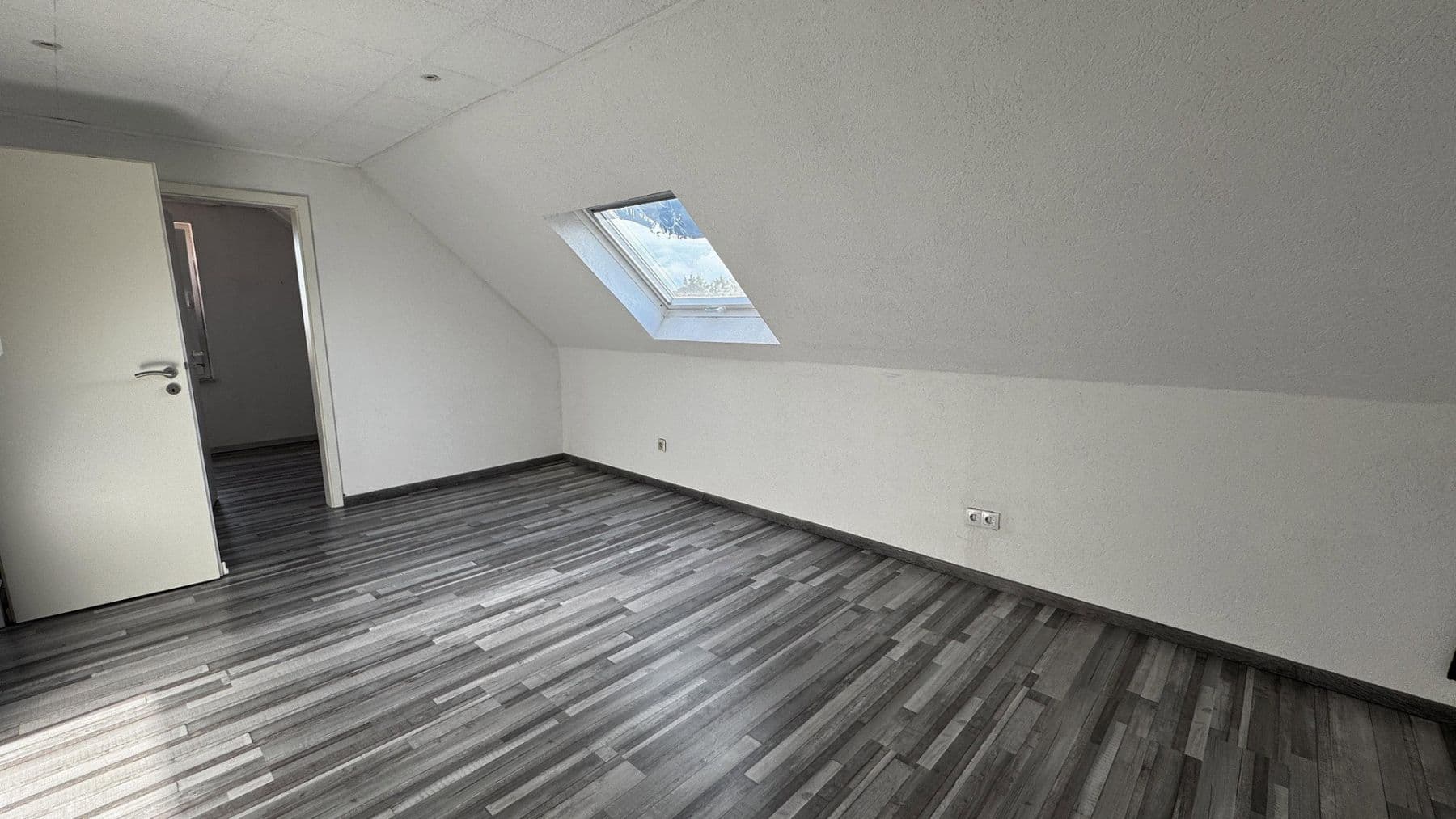 Predaj domu 271 m², pozemok 596 m², Lehrte, Dolné Sasko Predaj domu 271 m², pozemok 596 m², Lehrte, Dolné Sasko