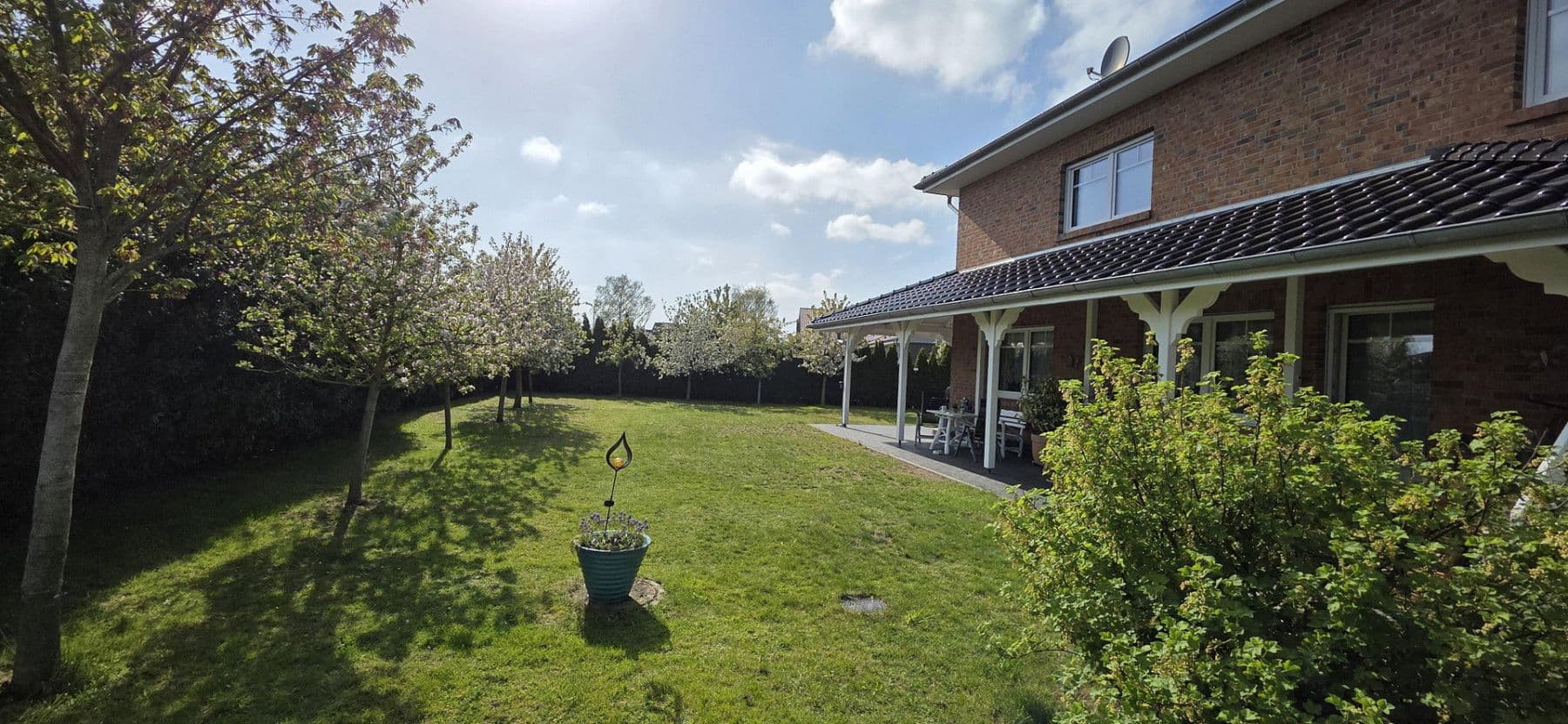 Predaj domu 242 m², pozemok 1.040 m², Riede, Dolné Sasko Predaj domu 242 m², pozemok 1.040 m², Riede, Dolné Sasko