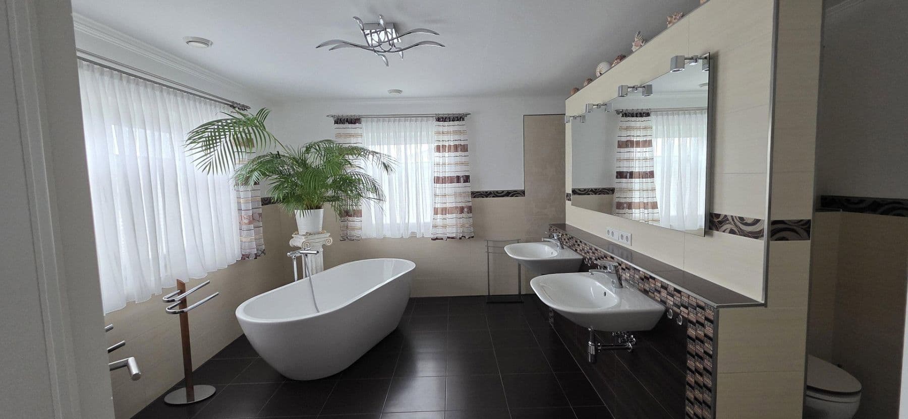 Predaj domu 242 m², pozemok 1.040 m², Riede, Dolné Sasko Predaj domu 242 m², pozemok 1.040 m², Riede, Dolné Sasko