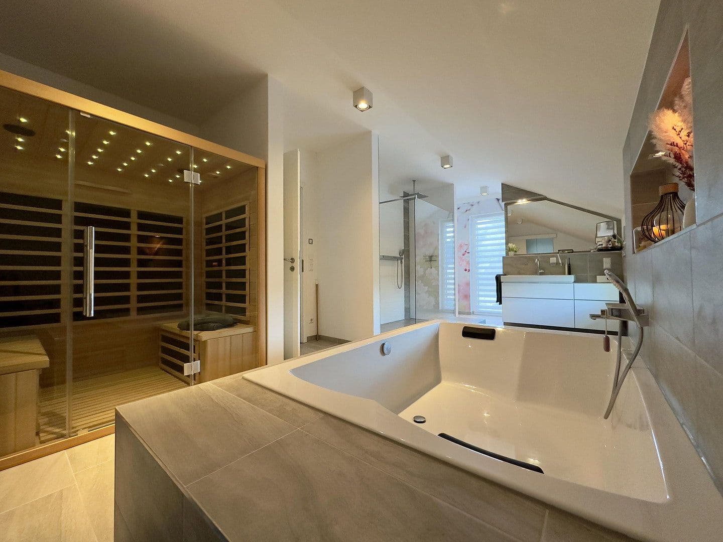 Predaj domu 168 m², pozemok 720 m², Breiholz, Šlezvicko-Holštajnsko Predaj domu 168 m², pozemok 720 m², Breiholz, Šlezvicko-Holštajnsko