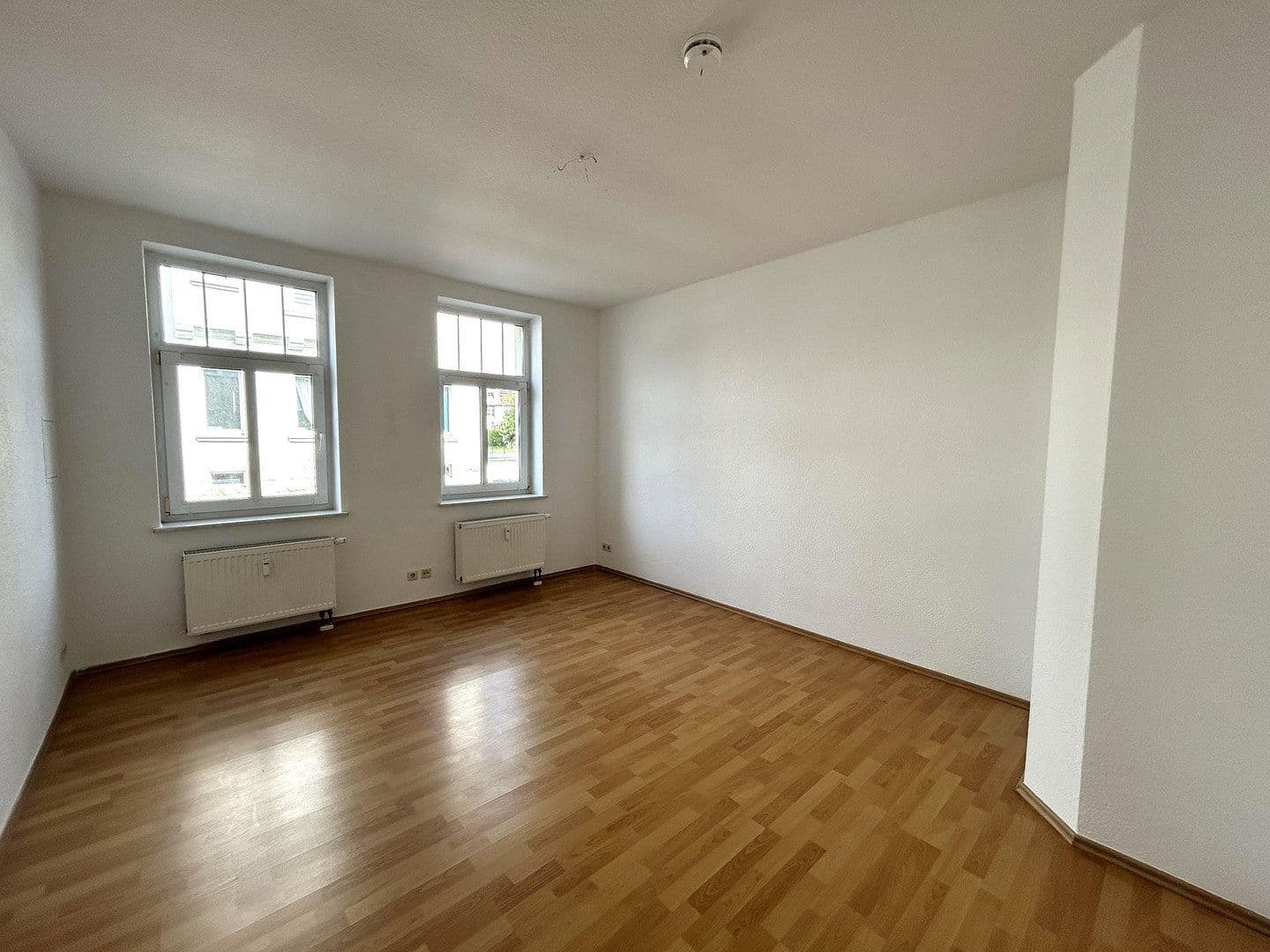 Prenájom bytu 3-izbový 92 m², Goldbachstraße 8, Hohenstein-Ernstthal, Sasko Prenájom bytu 3-izbový 92 m², Goldbachstraße 8, Hohenstein-Ernstthal, Sasko