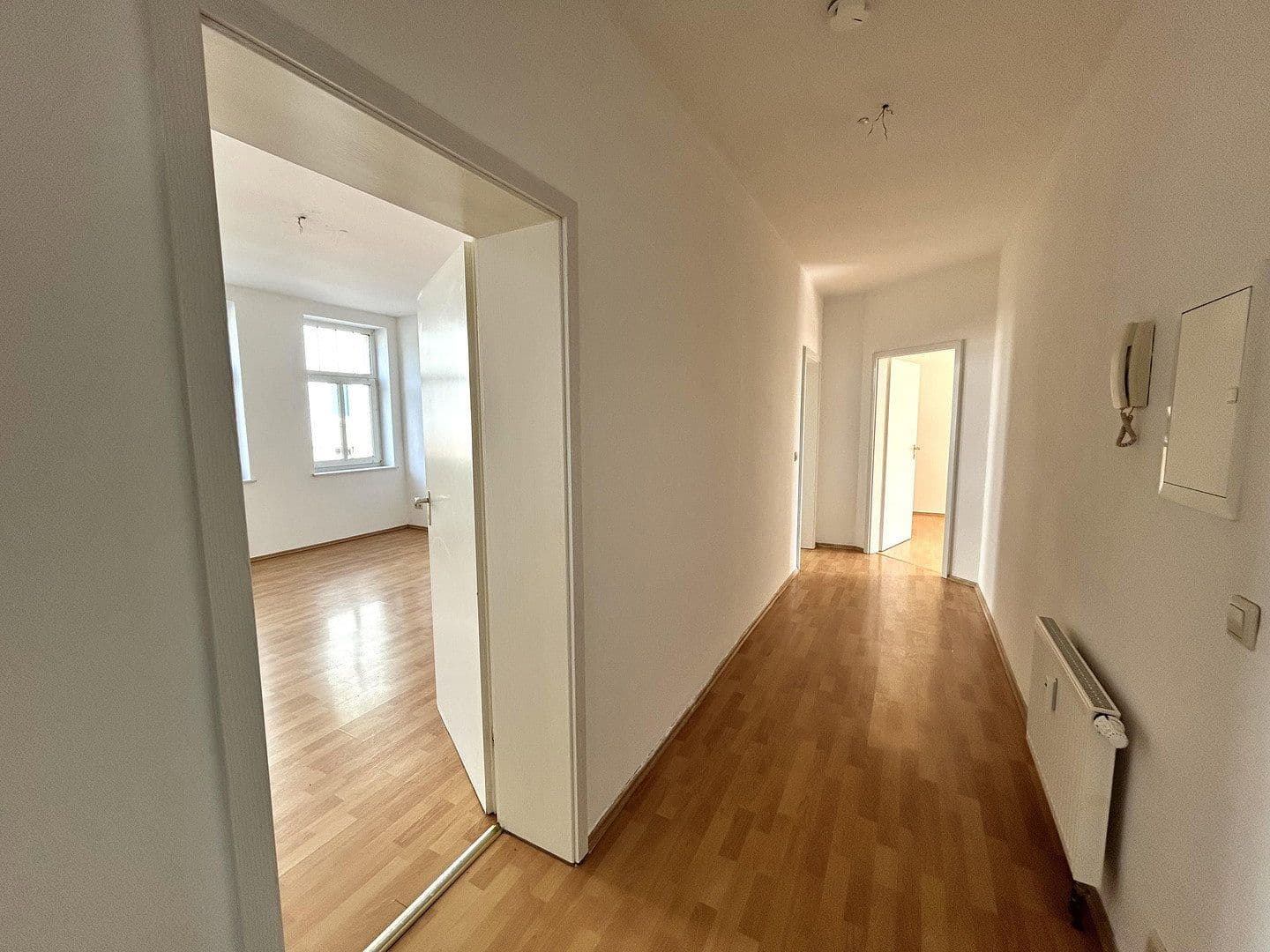 Prenájom bytu 3-izbový 92 m², Goldbachstraße 8, Hohenstein-Ernstthal, Sasko Prenájom bytu 3-izbový 92 m², Goldbachstraße 8, Hohenstein-Ernstthal, Sasko