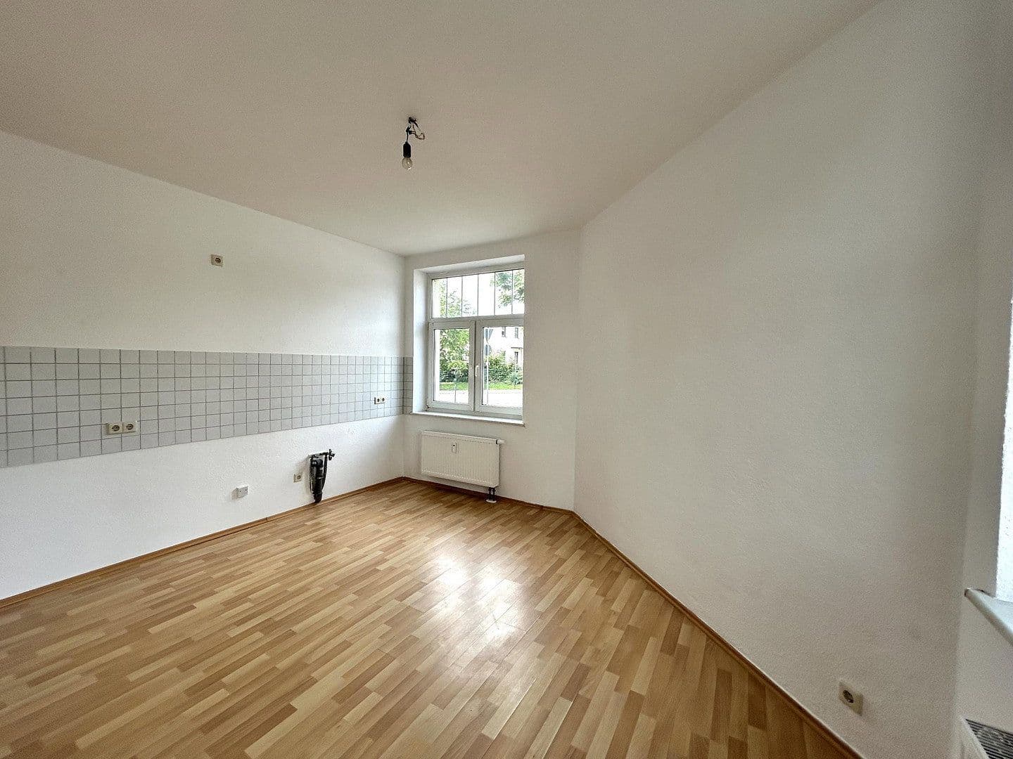 Prenájom bytu 3-izbový 92 m², Goldbachstraße 8, Hohenstein-Ernstthal, Sasko Prenájom bytu 3-izbový 92 m², Goldbachstraße 8, Hohenstein-Ernstthal, Sasko