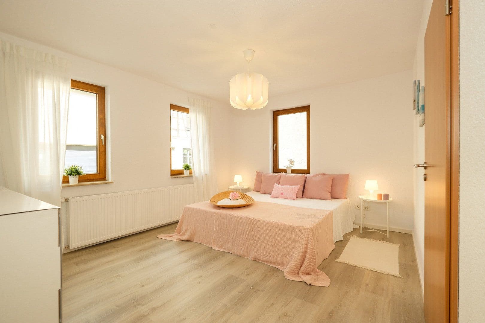 Predaj domu 178 m², pozemok 263 m², Karlstr. 3, Großbottwar, Bádensko-Wurttembersko Predaj domu 178 m², pozemok 263 m², Karlstr. 3, Großbottwar, Bádensko-Wurttembersko