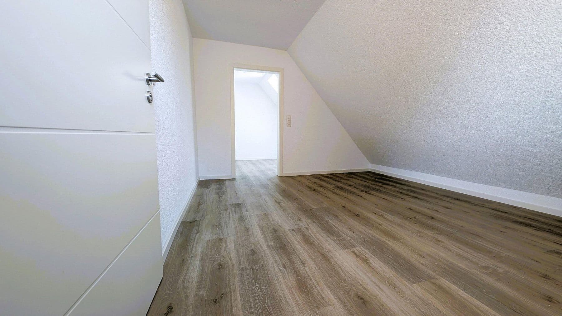 Predaj domu 178 m², pozemok 263 m², Karlstr. 3, Großbottwar, Bádensko-Wurttembersko Predaj domu 178 m², pozemok 263 m², Karlstr. 3, Großbottwar, Bádensko-Wurttembersko