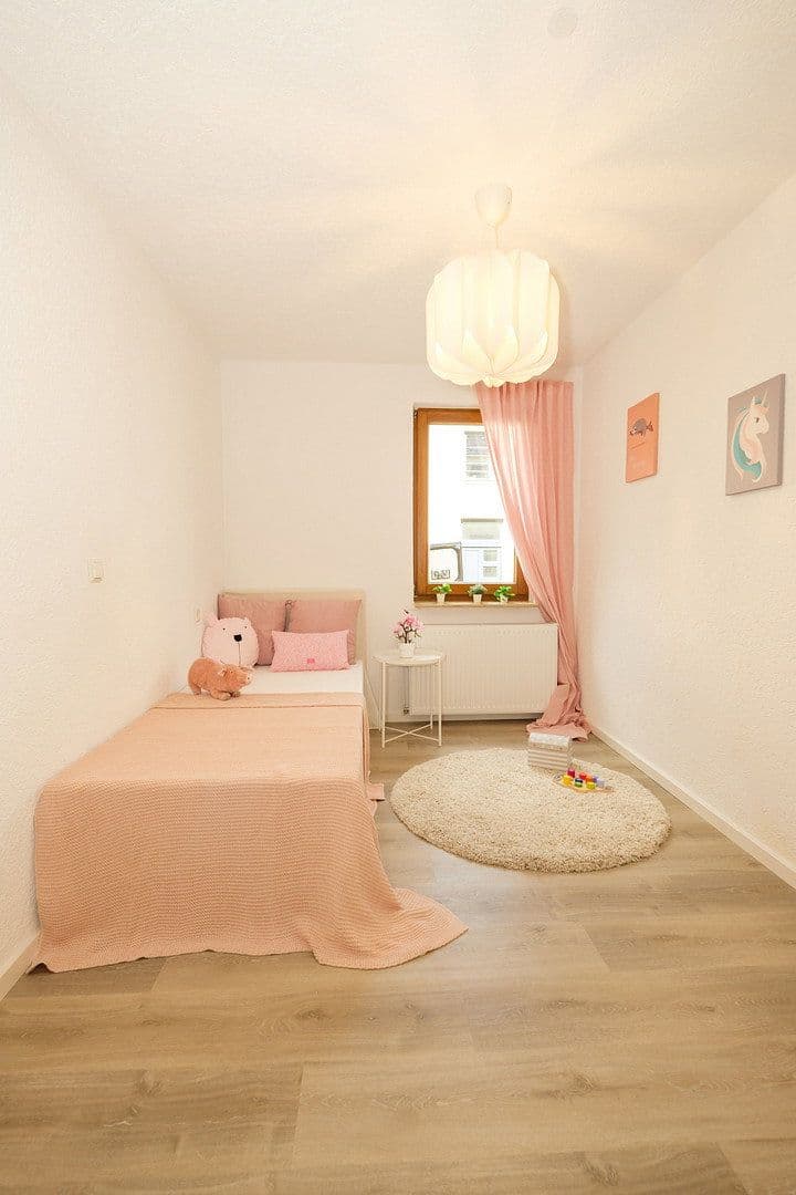 Predaj domu 178 m², pozemok 263 m², Karlstr. 3, Großbottwar, Bádensko-Wurttembersko Predaj domu 178 m², pozemok 263 m², Karlstr. 3, Großbottwar, Bádensko-Wurttembersko