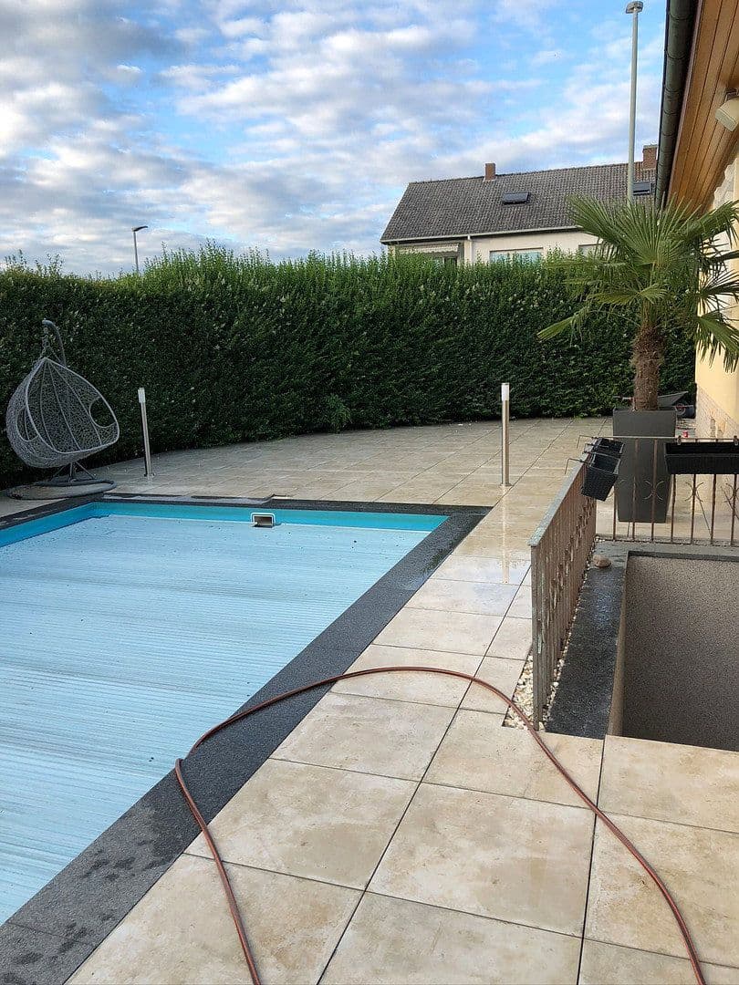 Predaj domu 205 m², pozemok 616 m², Mutterstadt, Porýnie-Falcko Predaj domu 205 m², pozemok 616 m², Mutterstadt, Porýnie-Falcko