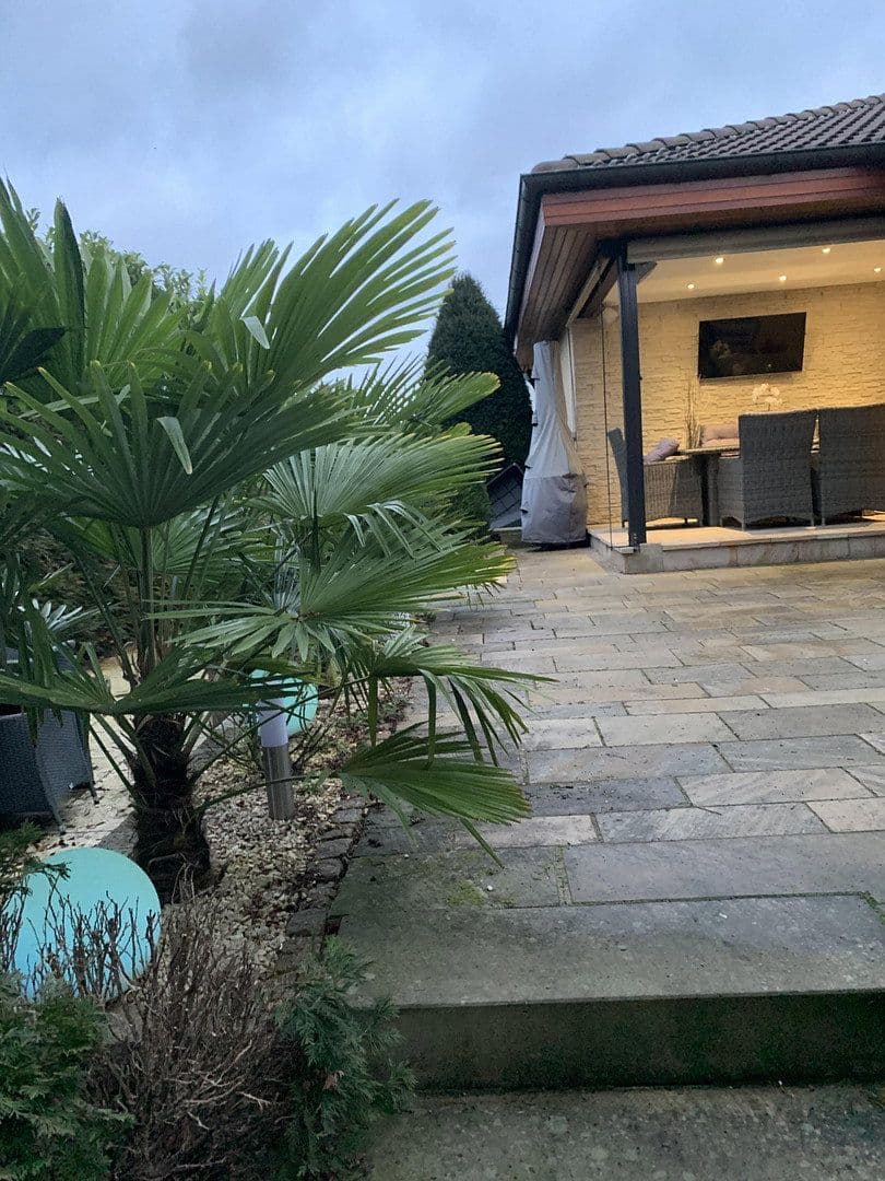 Predaj domu 205 m², pozemok 616 m², Mutterstadt, Porýnie-Falcko Predaj domu 205 m², pozemok 616 m², Mutterstadt, Porýnie-Falcko