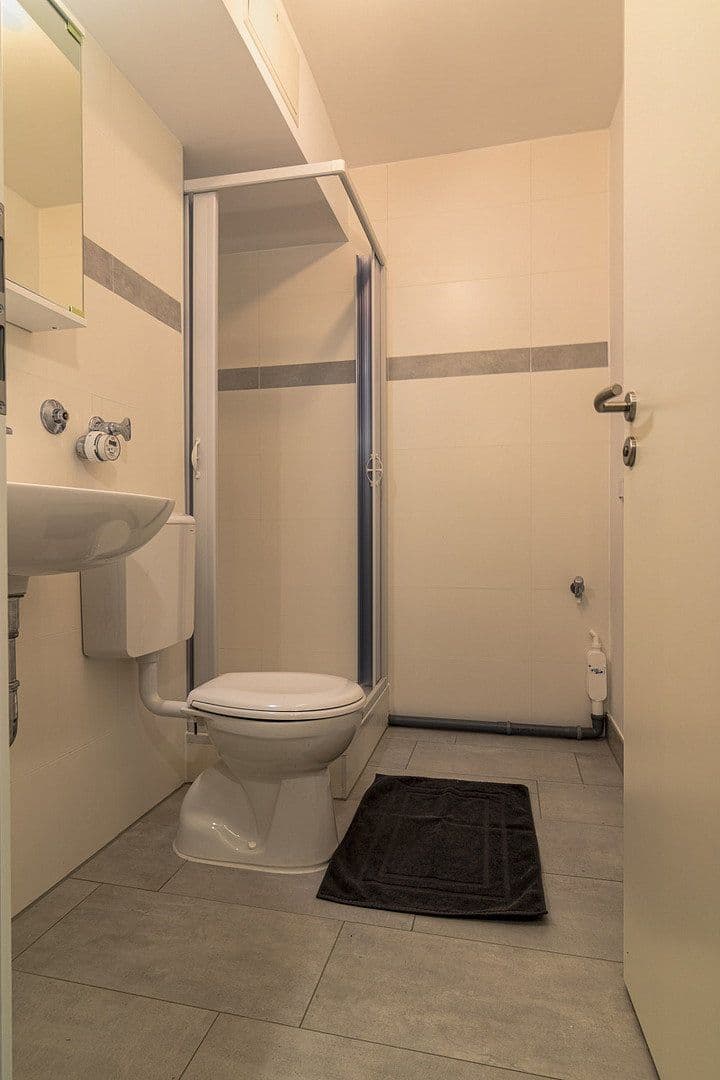 Prenájom bytu 1-izbový 60 m², Berlin, Berlín Prenájom bytu 1-izbový 60 m², Berlin, Berlín