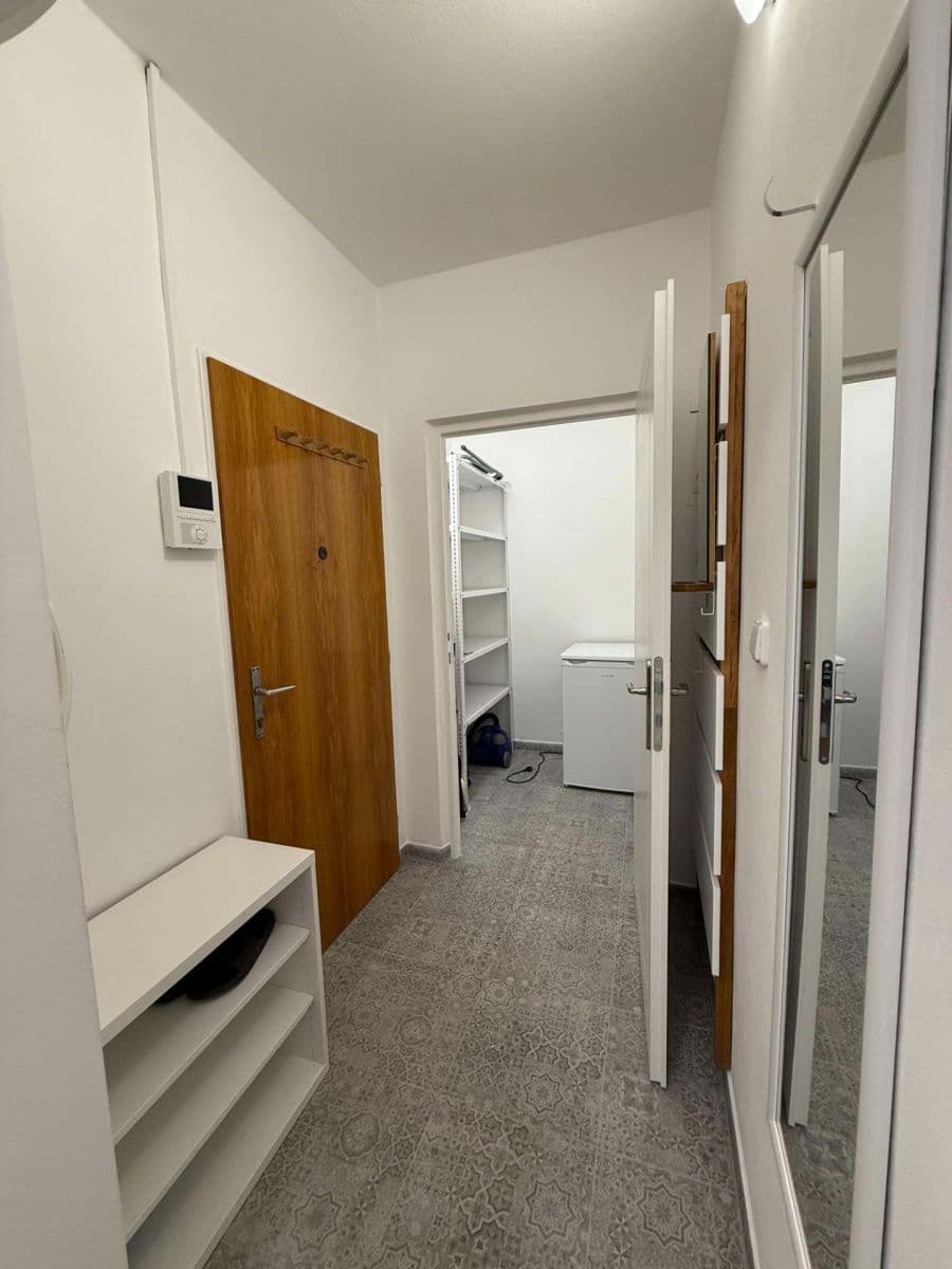 Prenájom bytu 1-izbový 28 m², Herčíkova, Brno, Jihomoravský kraj Prenájom bytu 1-izbový 28 m², Herčíkova, Brno, Jihomoravský kraj