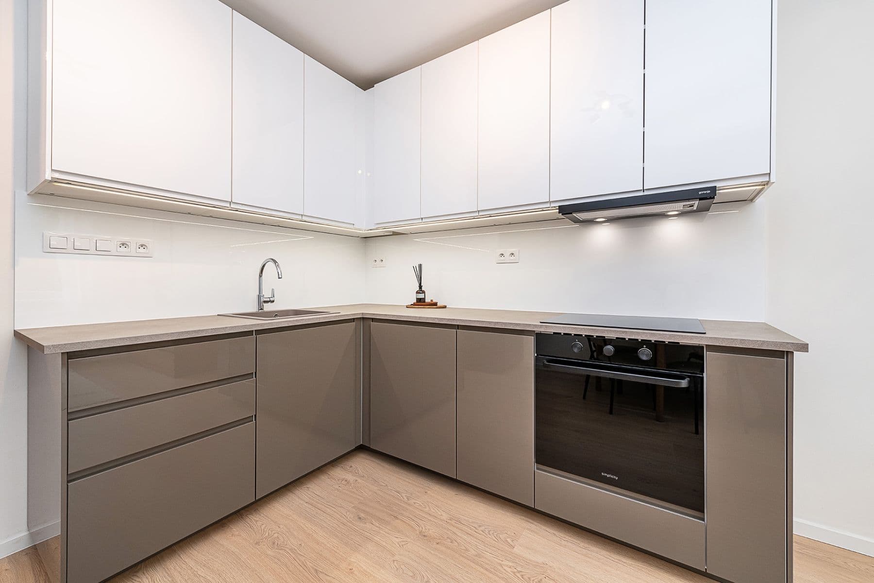 Predaj bytu 4-izbový 79 m², Gruzínská, Praha, Praha Predaj bytu 4-izbový 79 m², Gruzínská, Praha, Praha