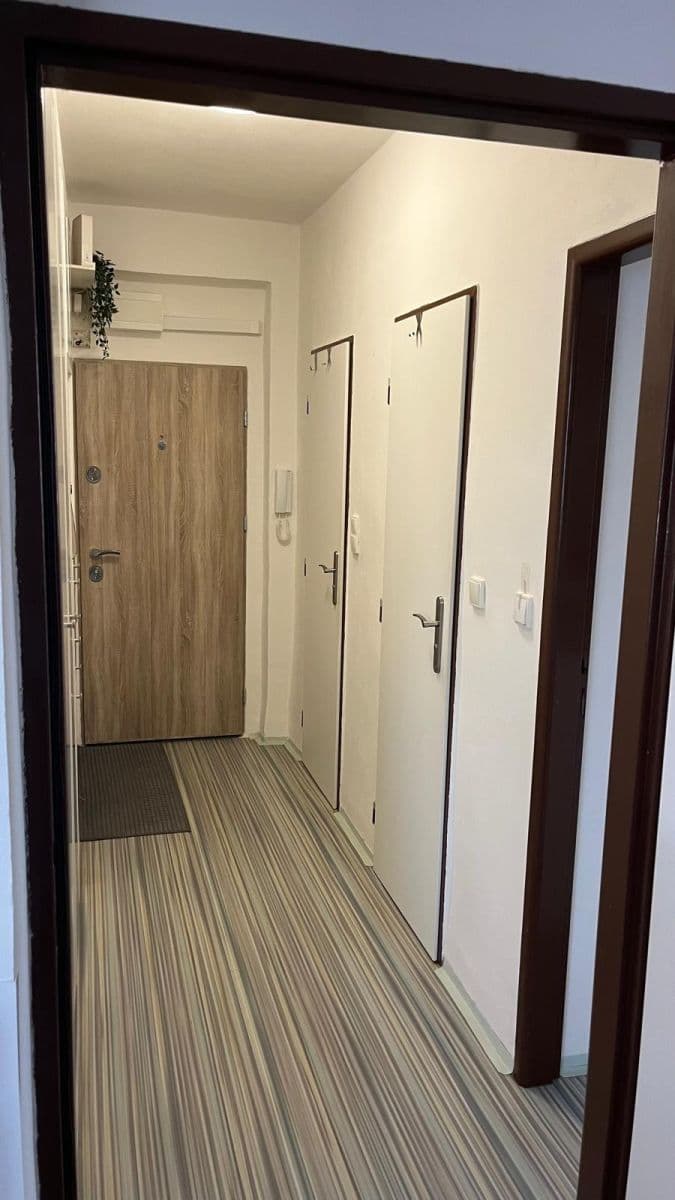 Prenájom bytu 2-izbový 55 m², Střimelická, Praha, Praha Prenájom bytu 2-izbový 55 m², Střimelická, Praha, Praha