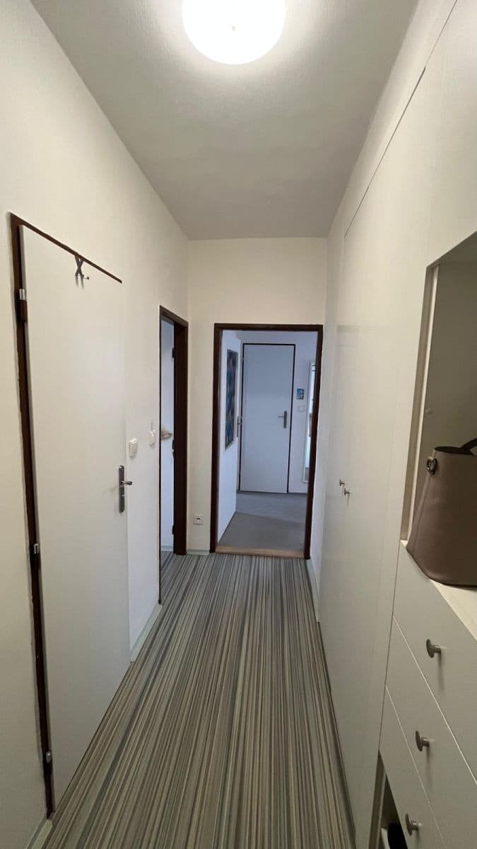 Prenájom bytu 2-izbový 55 m², Střimelická, Praha, Praha Prenájom bytu 2-izbový 55 m², Střimelická, Praha, Praha