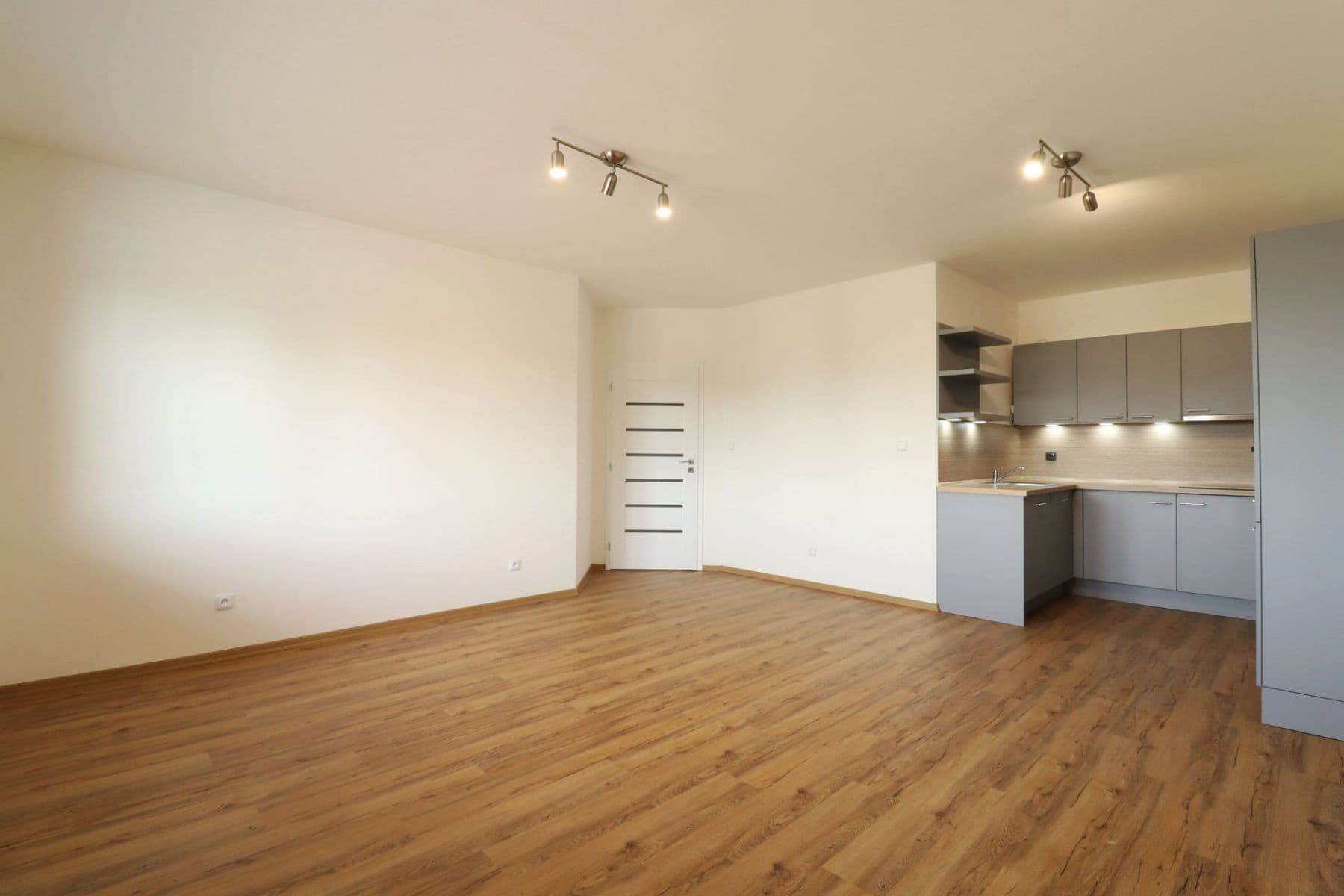 Prenájom bytu 2-izbový 50 m², Zahradní, Kosmonosy, Středočeský kraj Prenájom bytu 2-izbový 50 m², Zahradní, Kosmonosy, Středočeský kraj