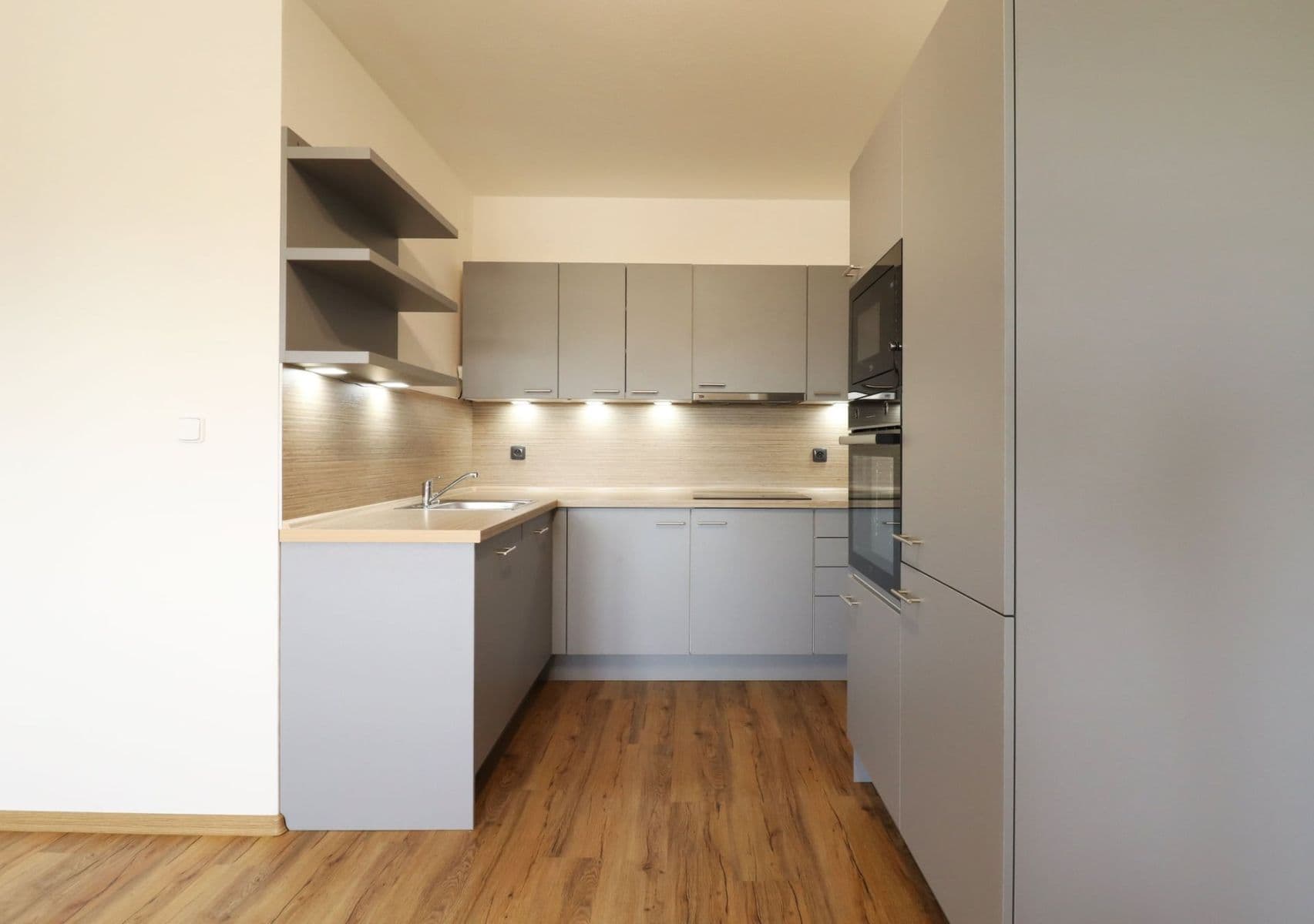 Prenájom bytu 2-izbový 50 m², Zahradní, Kosmonosy, Středočeský kraj Prenájom bytu 2-izbový 50 m², Zahradní, Kosmonosy, Středočeský kraj
